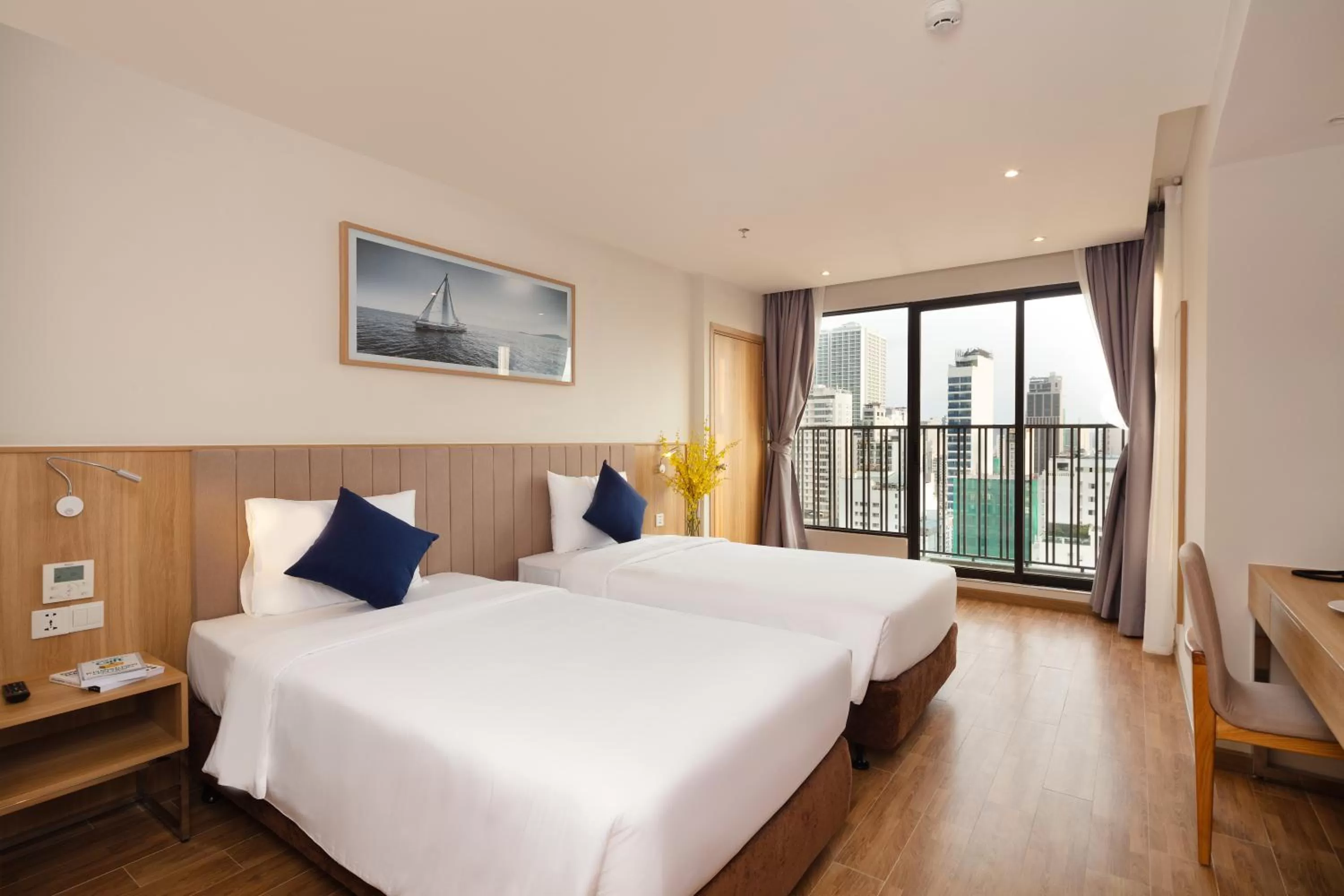 Balcony/Terrace, Bed in VENTANA NHA TRANG HOTEL