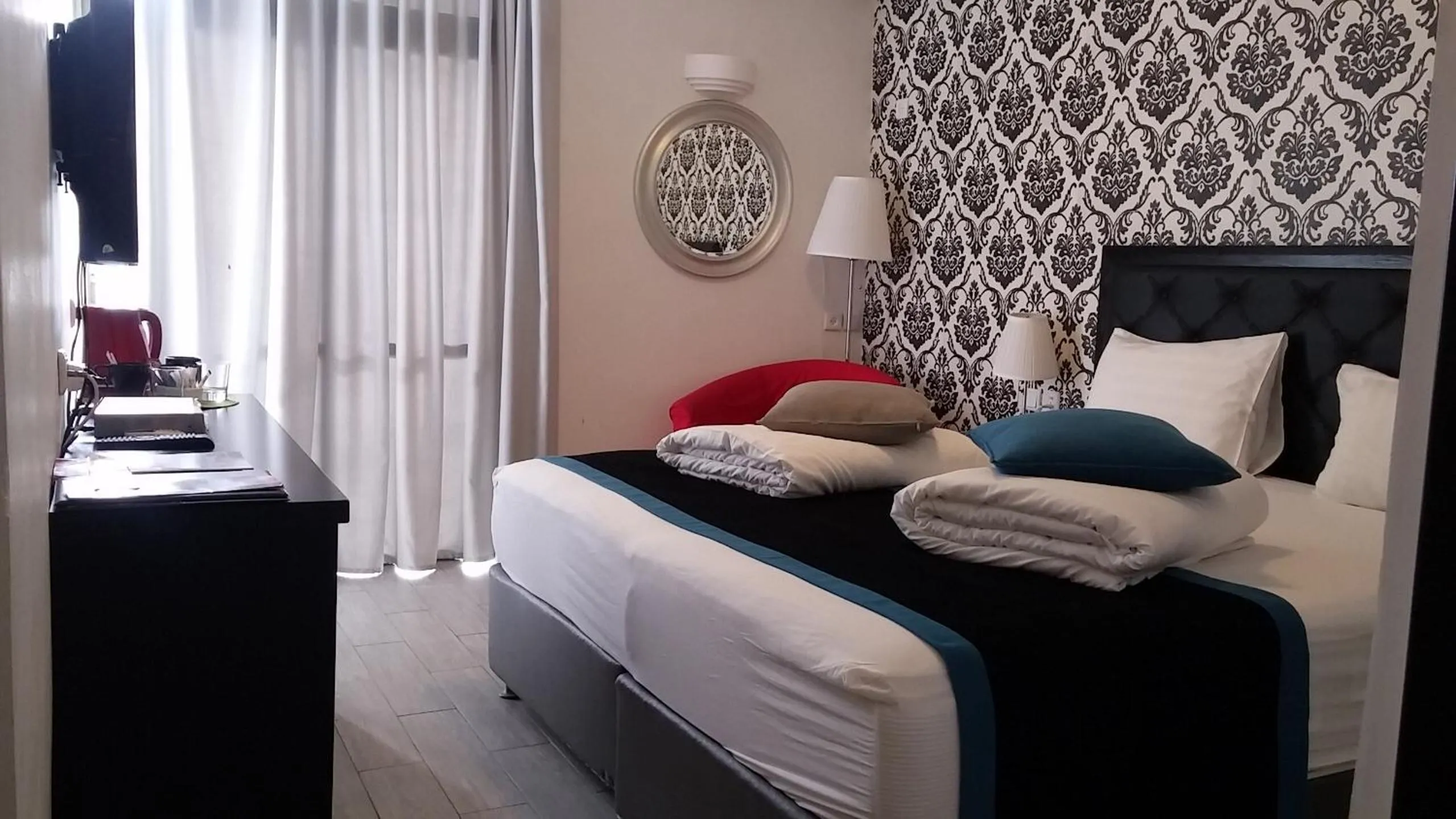 Bedroom, Bed in Kikar Boutique Hotel