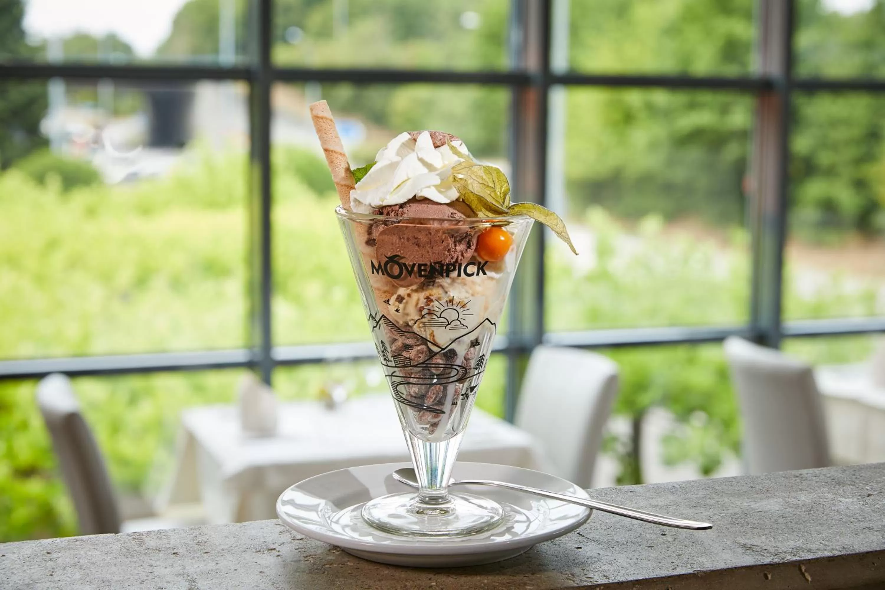 Food and drinks in Hotel Simon's Plaza