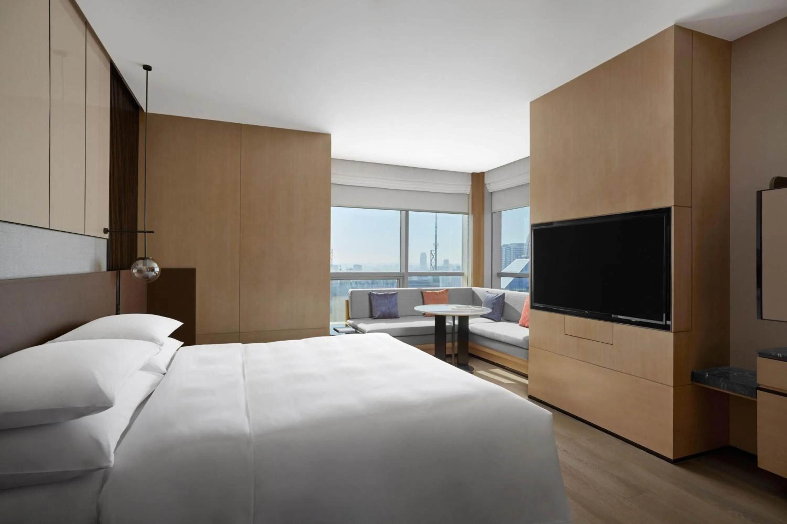 Photo of the whole room, Bed in Shenyang Marriott Hotel