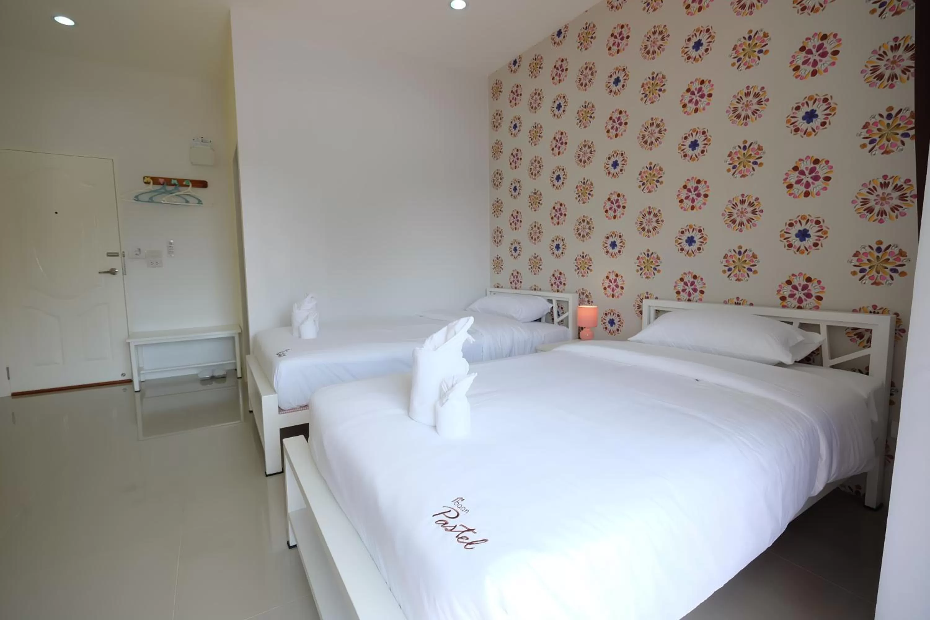 Spring, Bed in Noble Baan Pastel