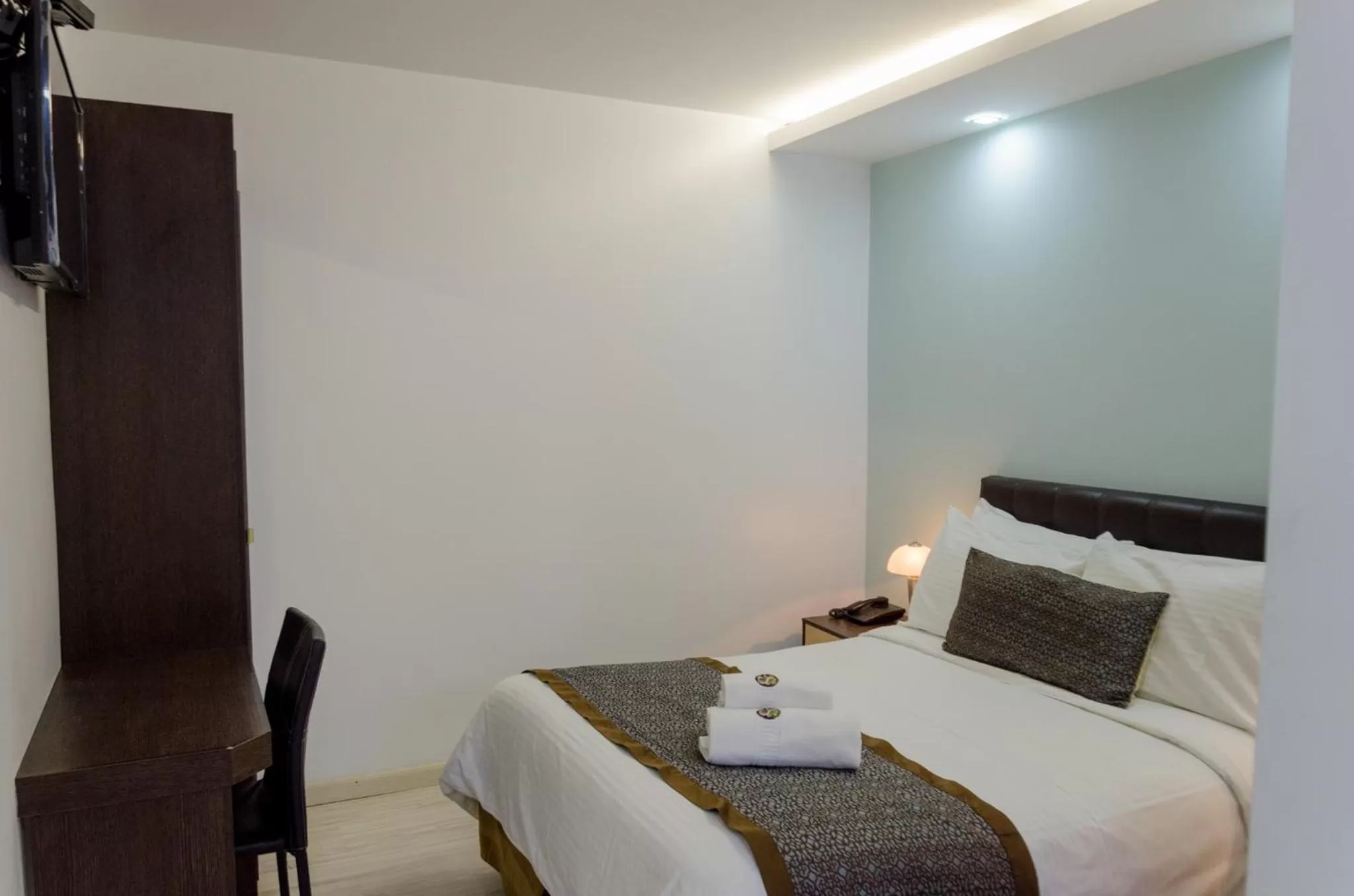 Photo of the whole room, Bed in Hotel Shalom