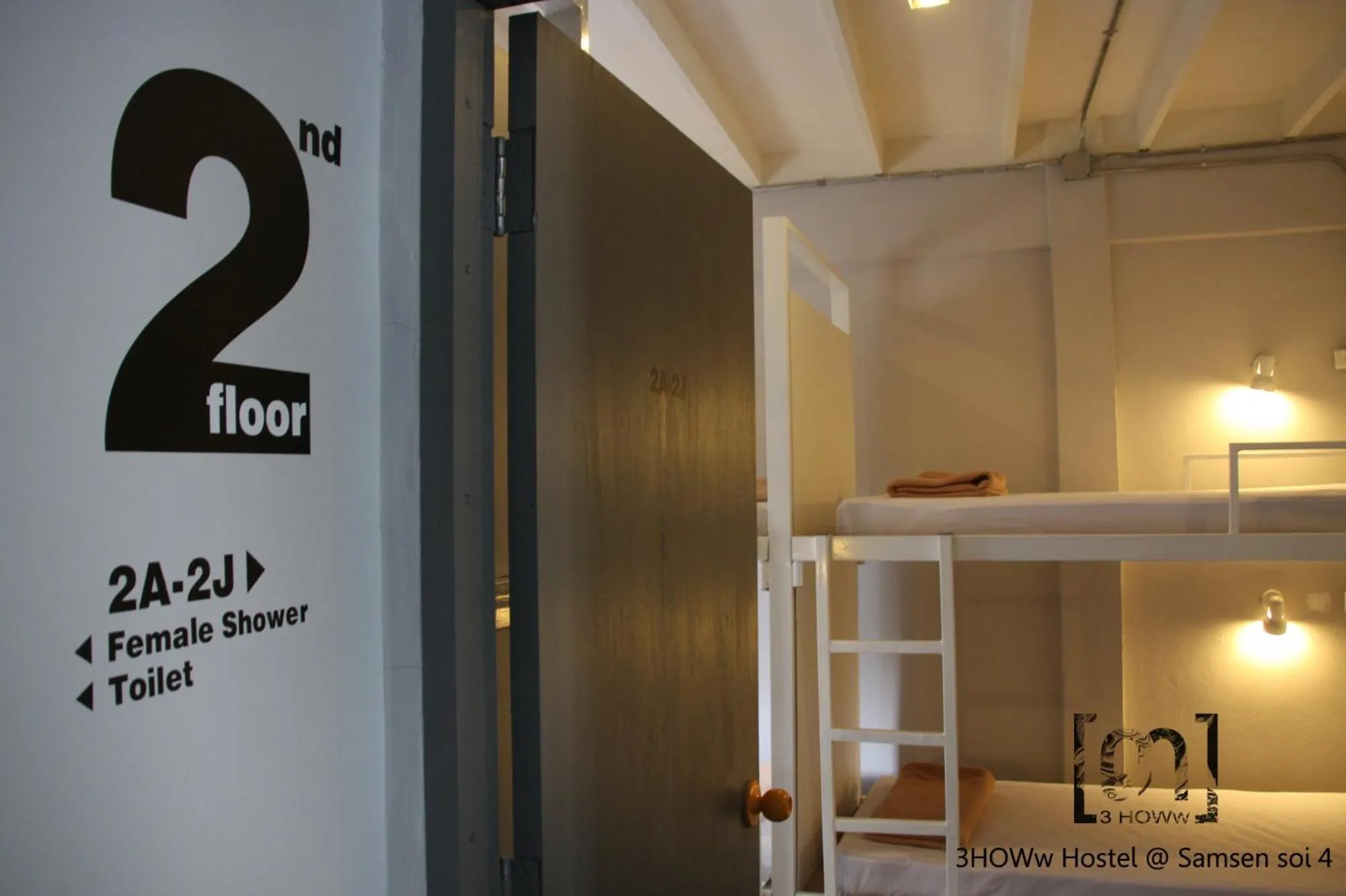 bunk bed, Bed in Bangkok Nomad Hostel