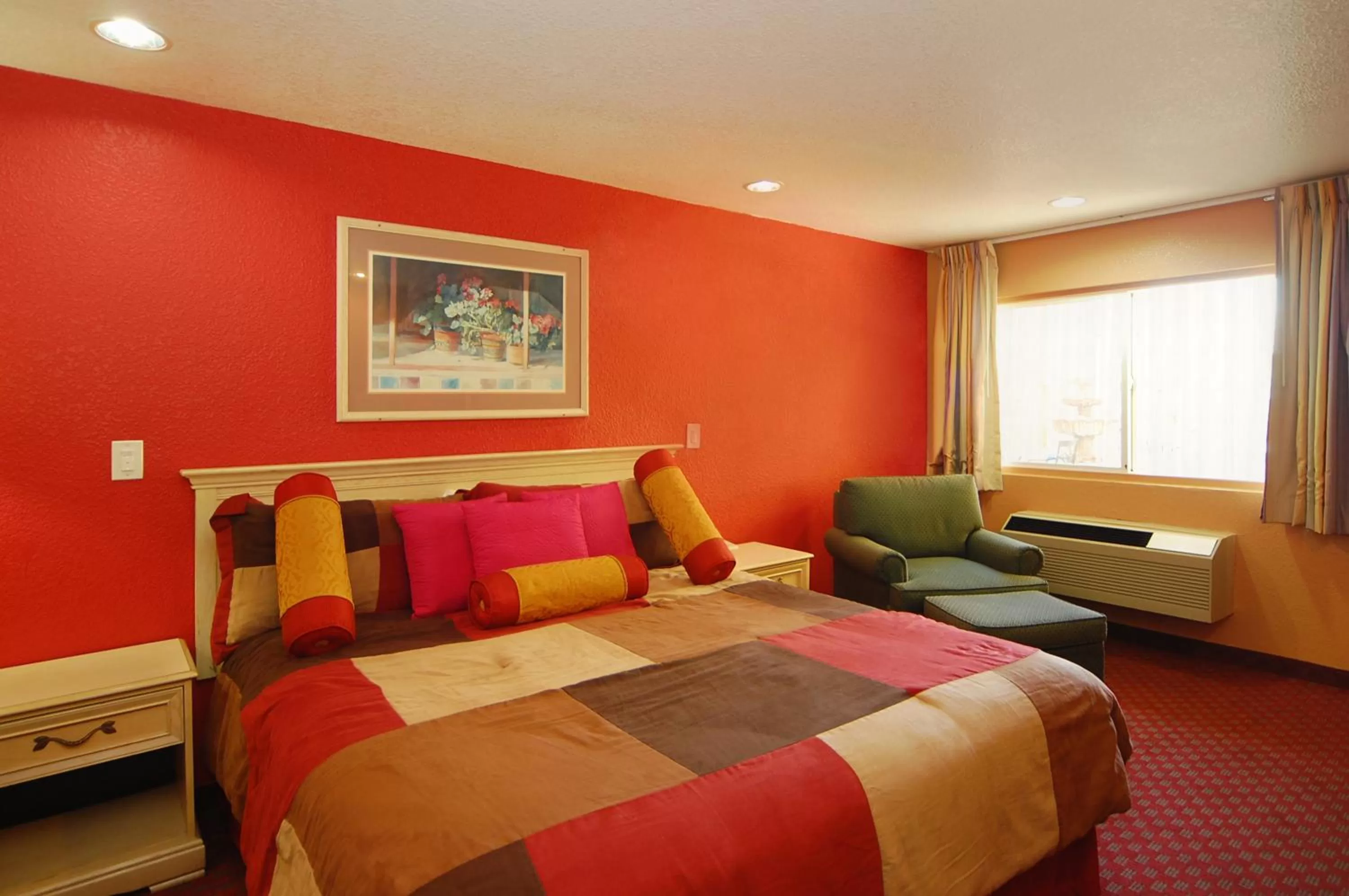 Bed in Imperial Inn Oakland