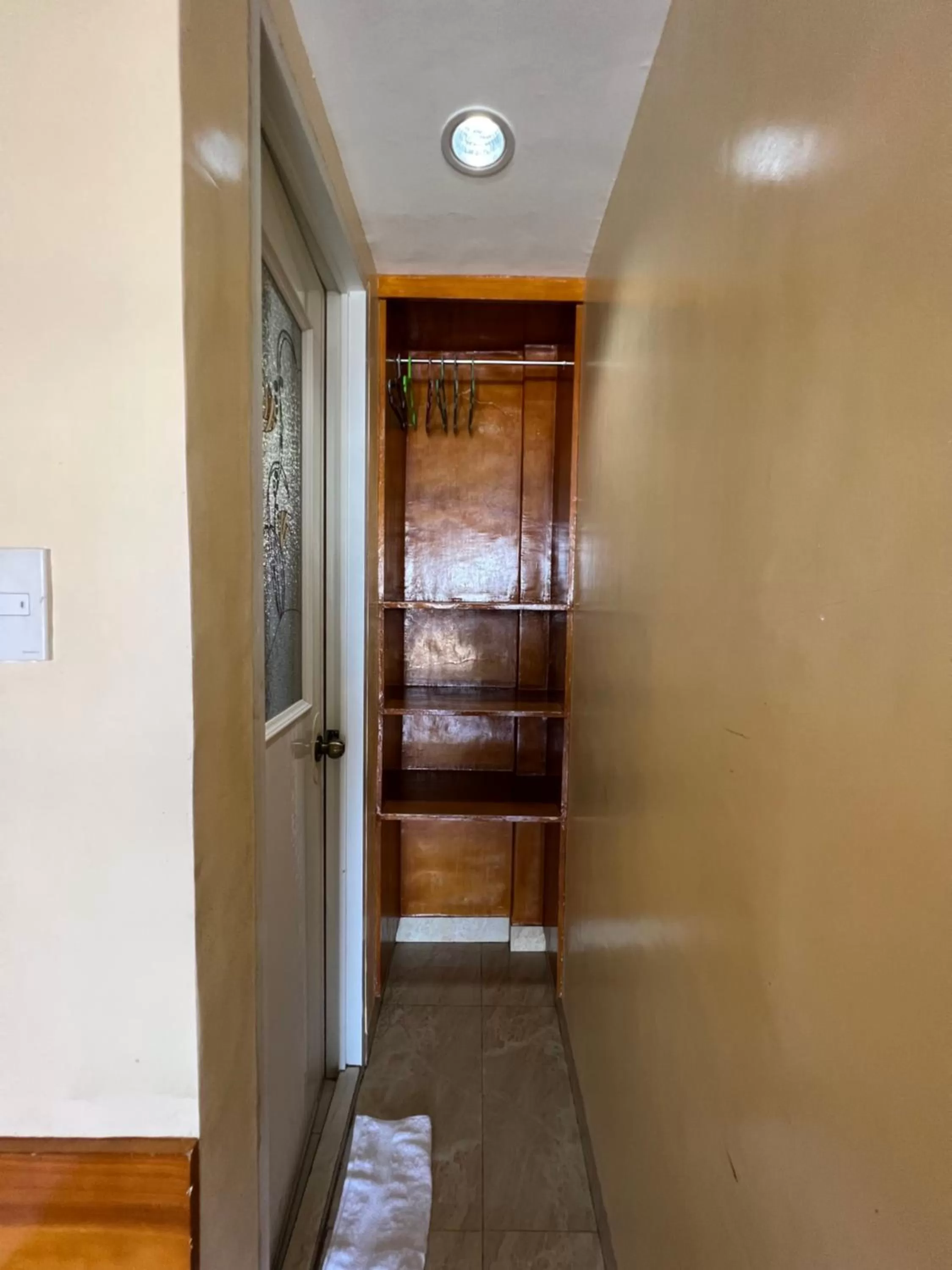 wardrobe in Ging-Ging Hotel And Resort