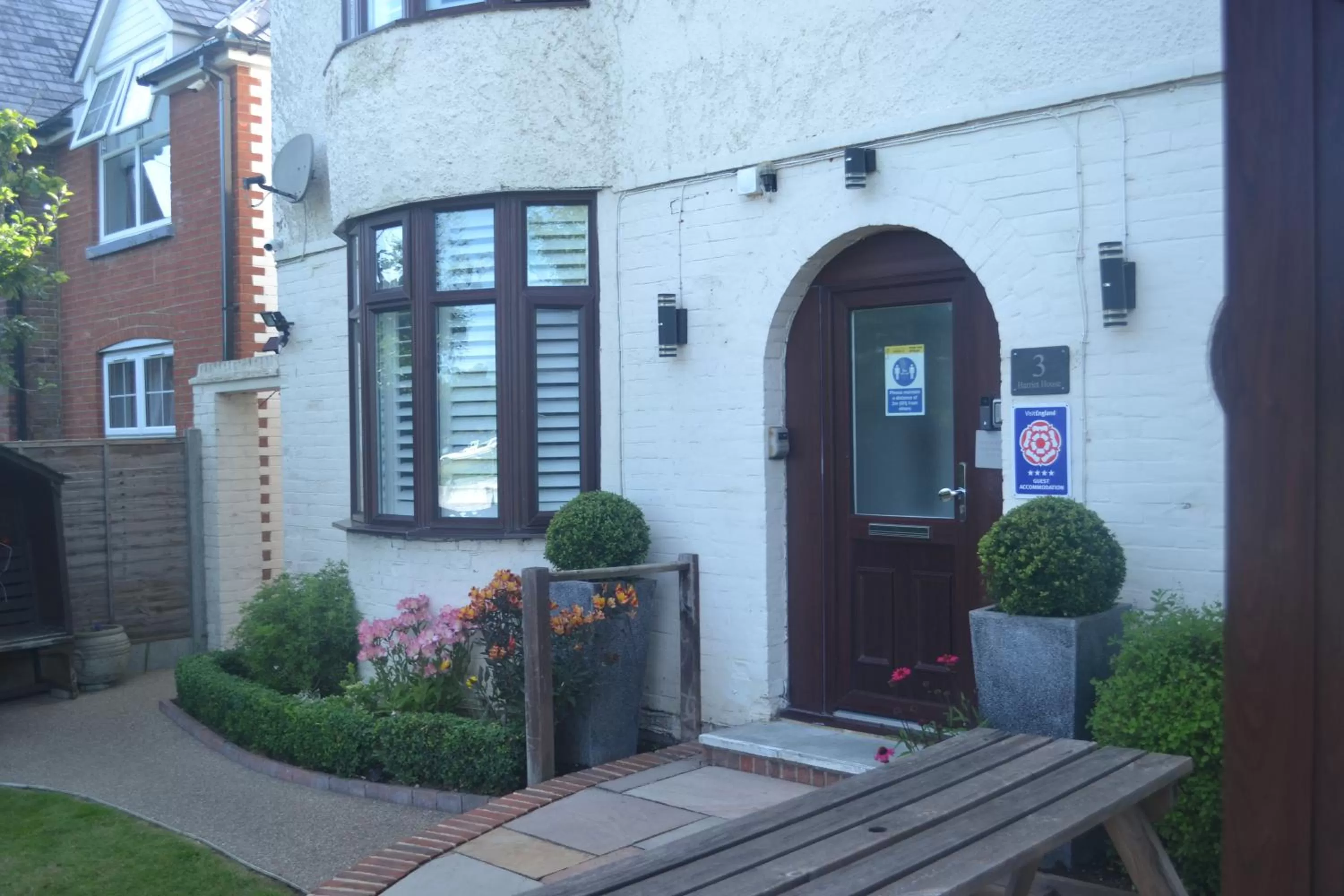 Facade/entrance in Harriet House B&B