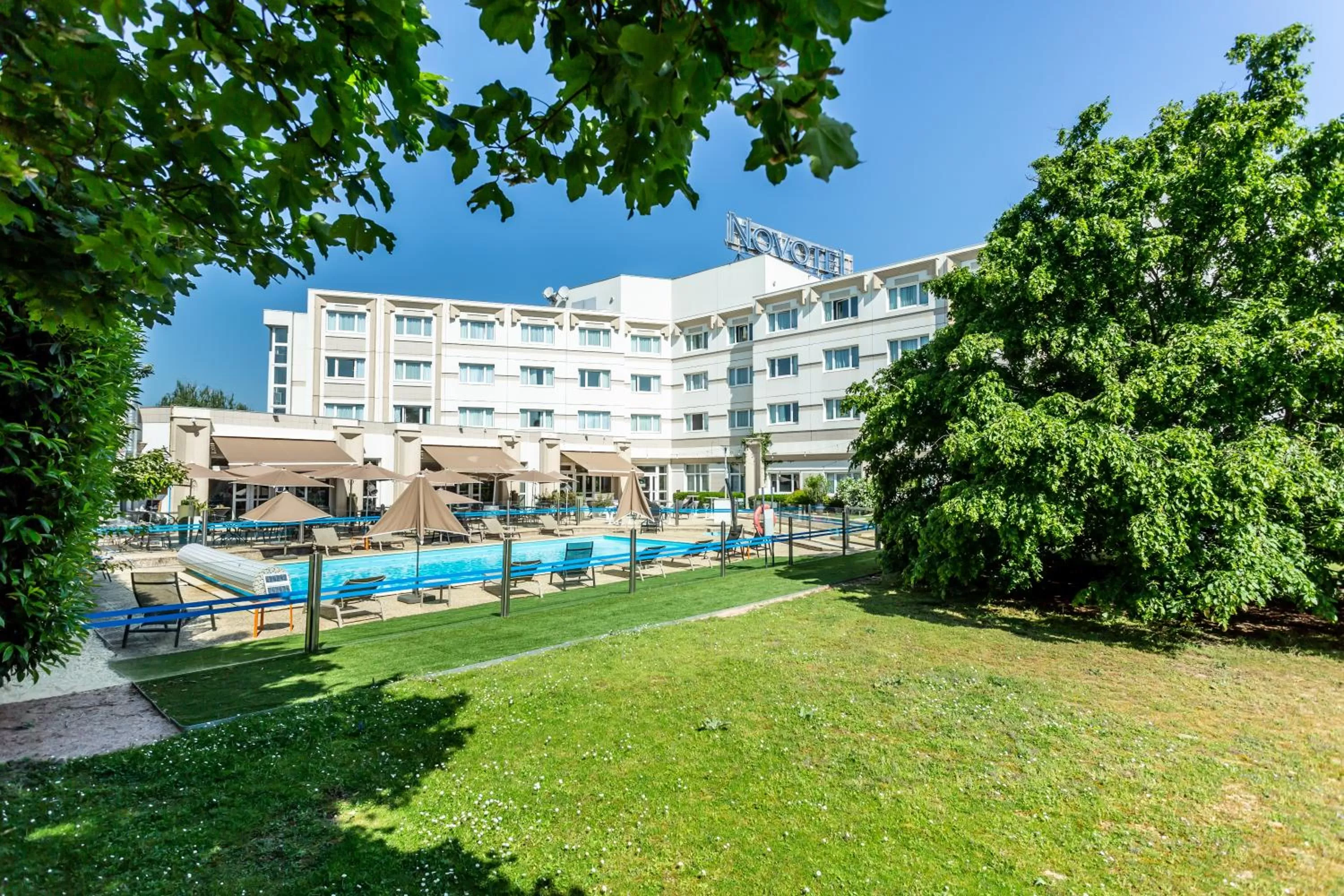 Property building in Novotel Bourges