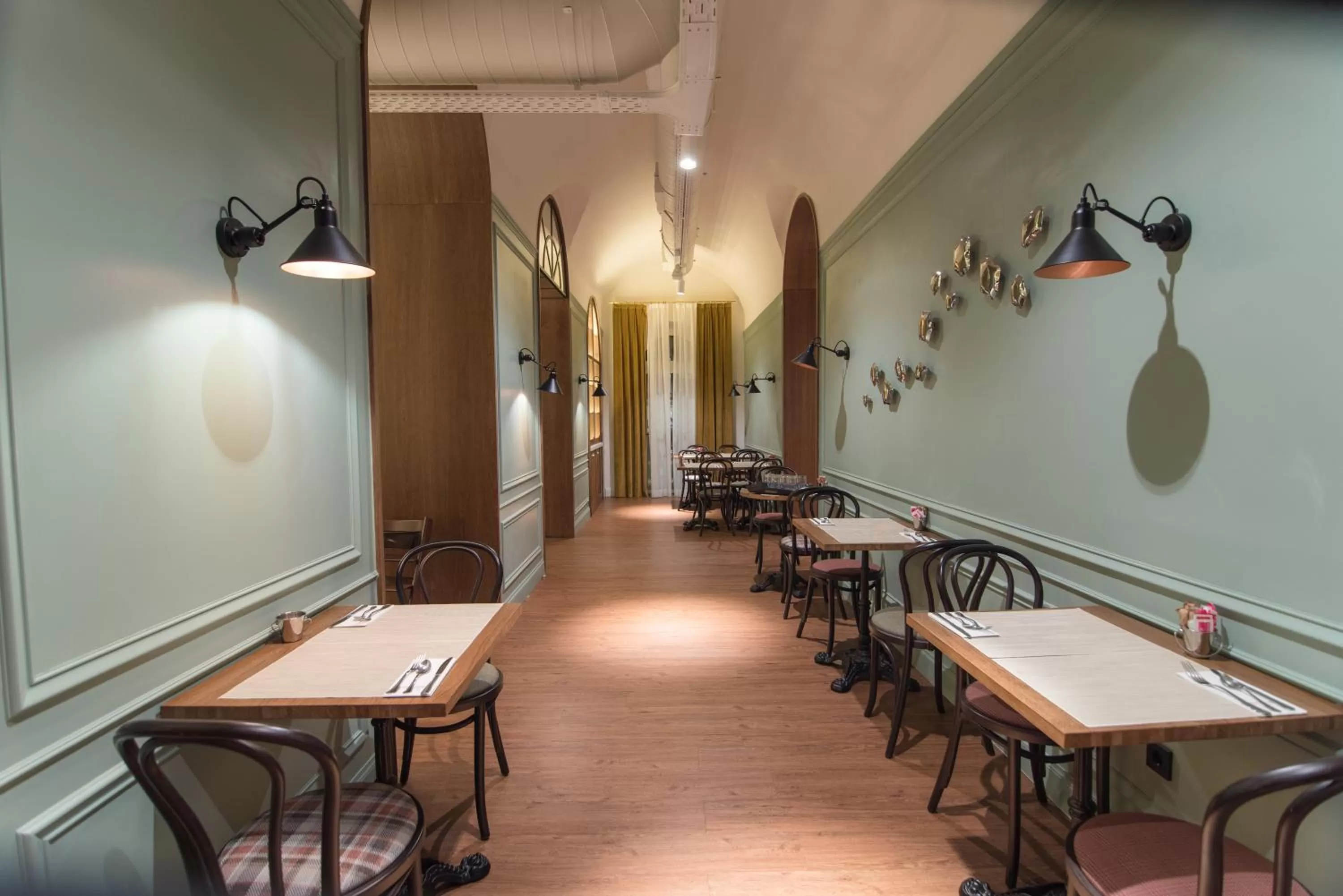 Restaurant/places to eat in Petit Palace Boqueria Garden