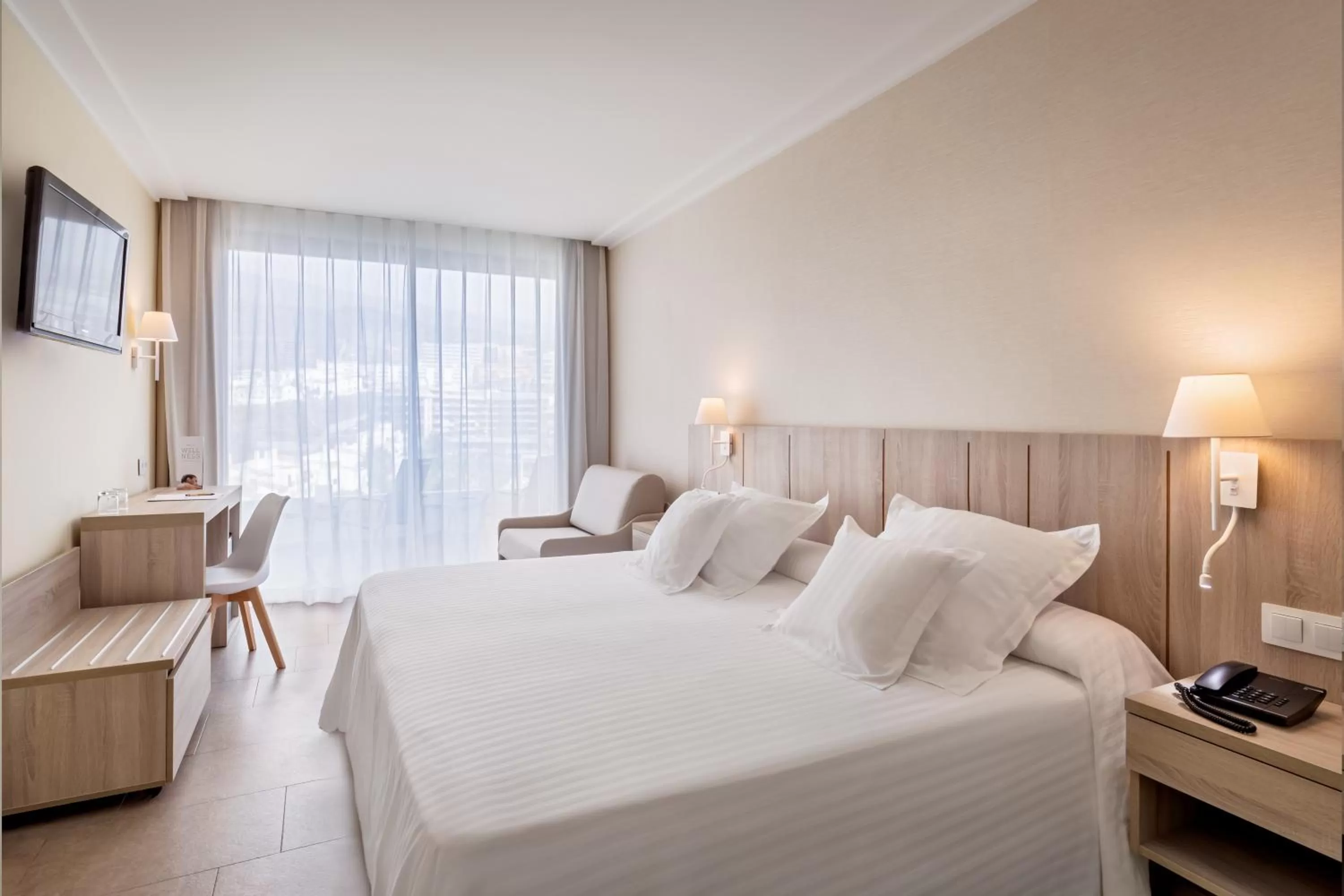 Property building, Bed in Barceló Santiago - Adults Only