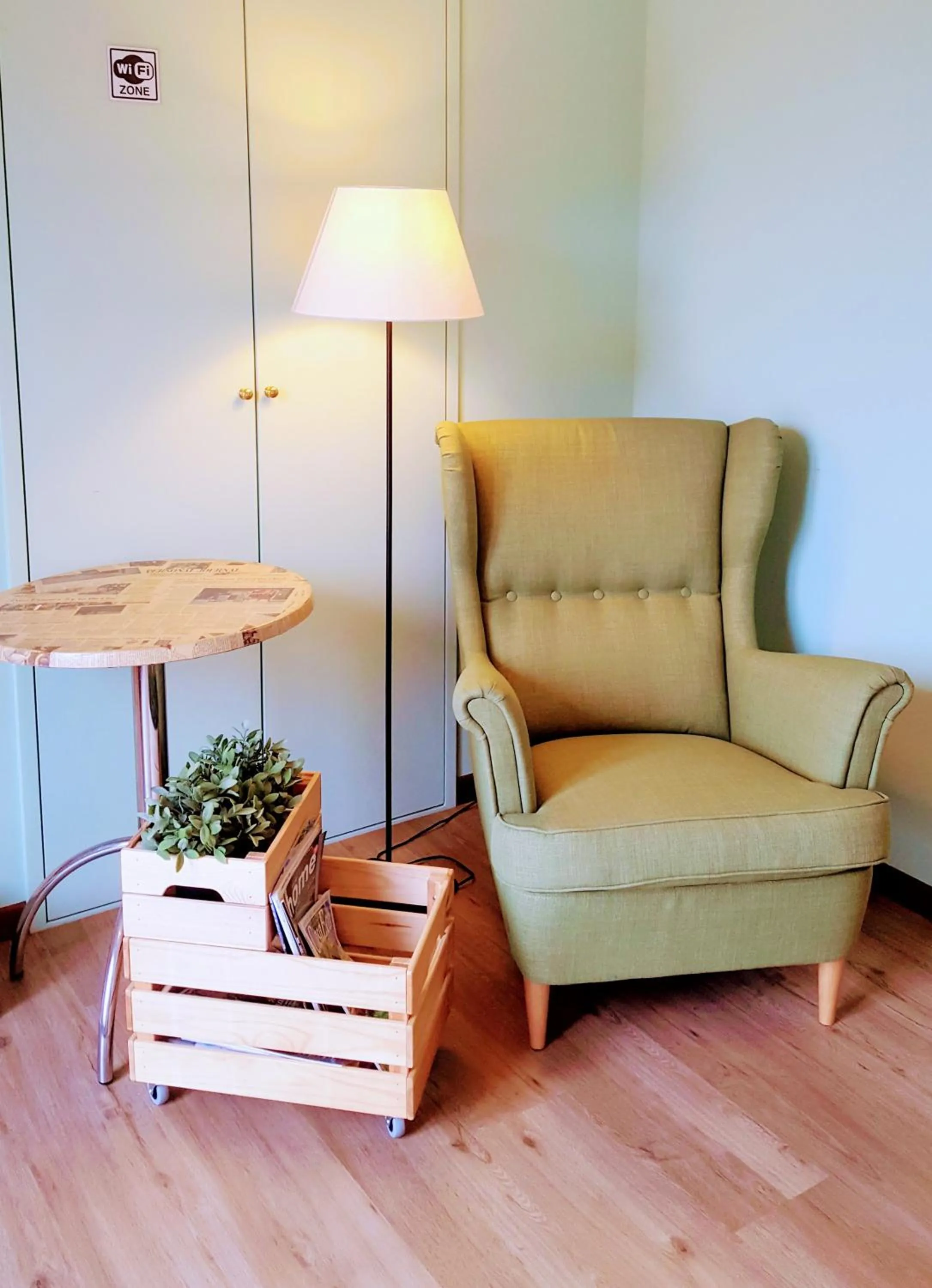 Communal lounge/ TV room in Locanda Avanguardia