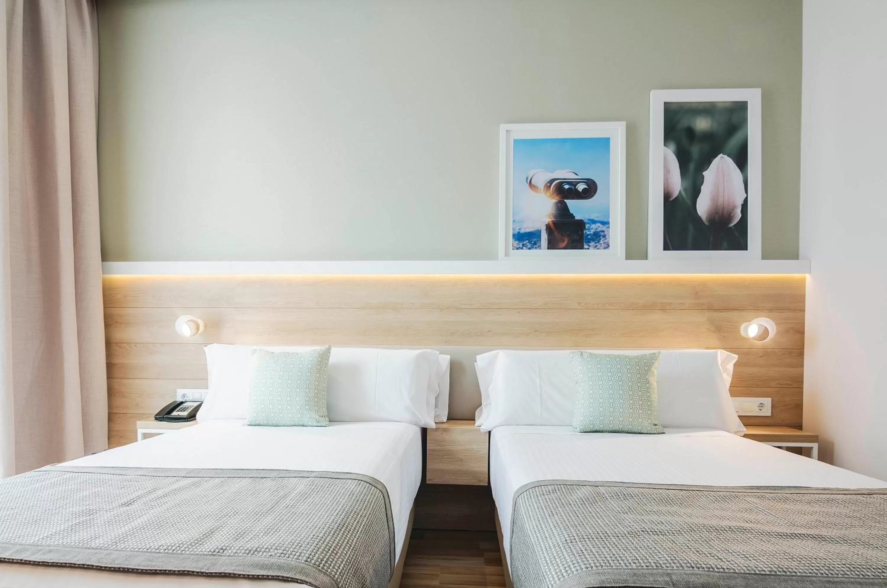 Bed in Golden Hotel Barcelona