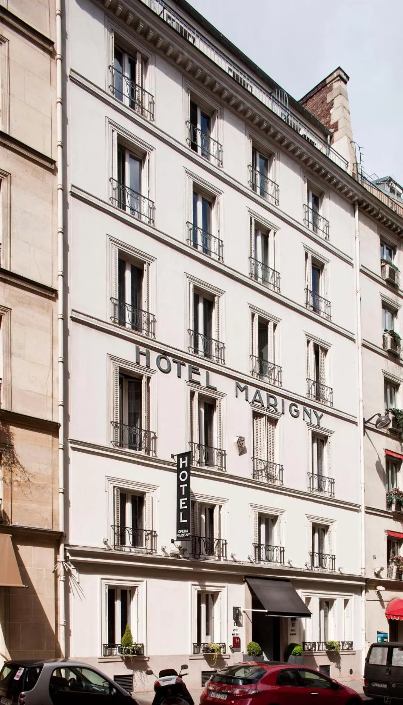 Property building in Hotel Opéra Marigny