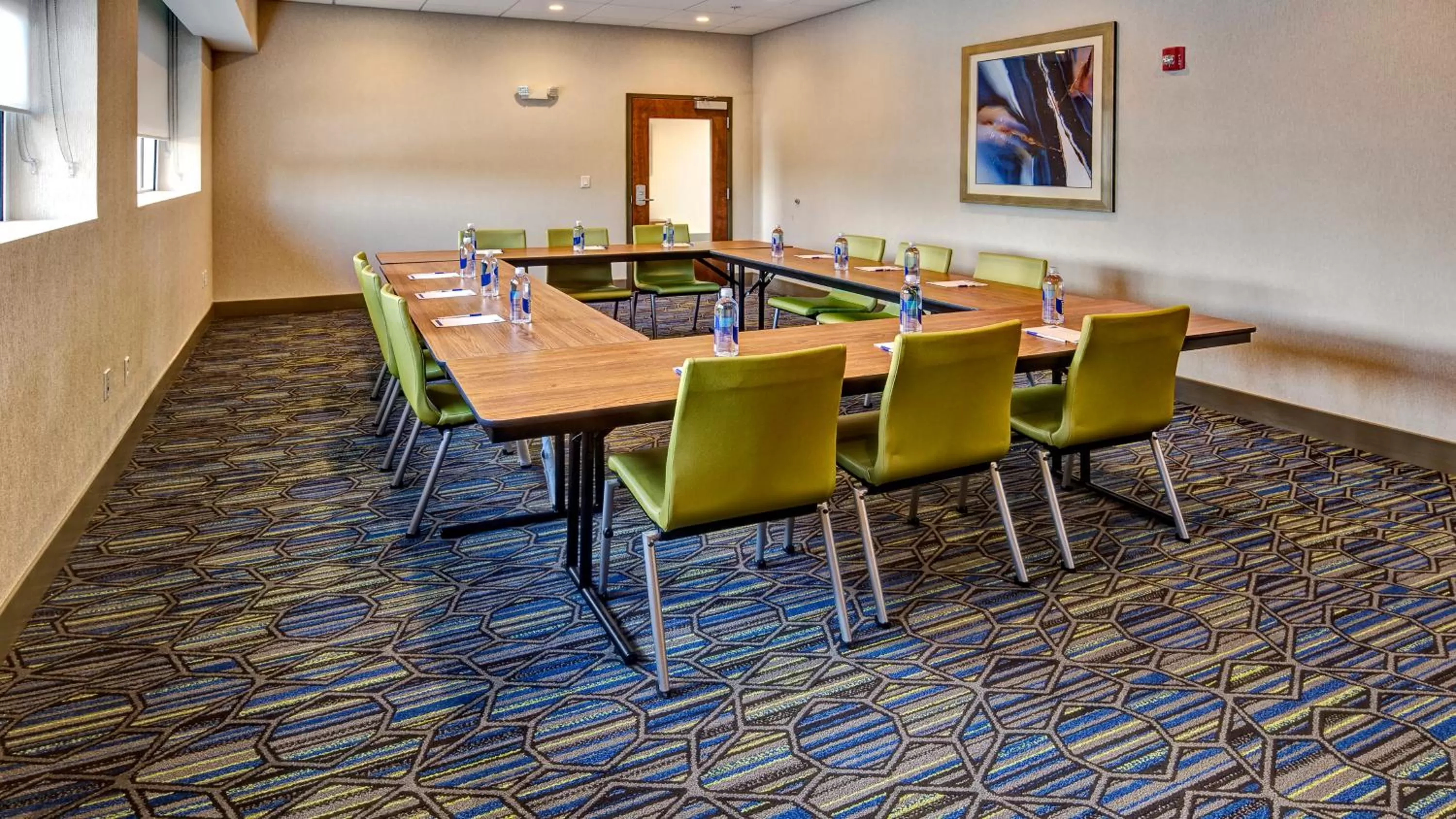 Meeting/conference room in Holiday Inn Express Louisville Airport Expo Center by IHG