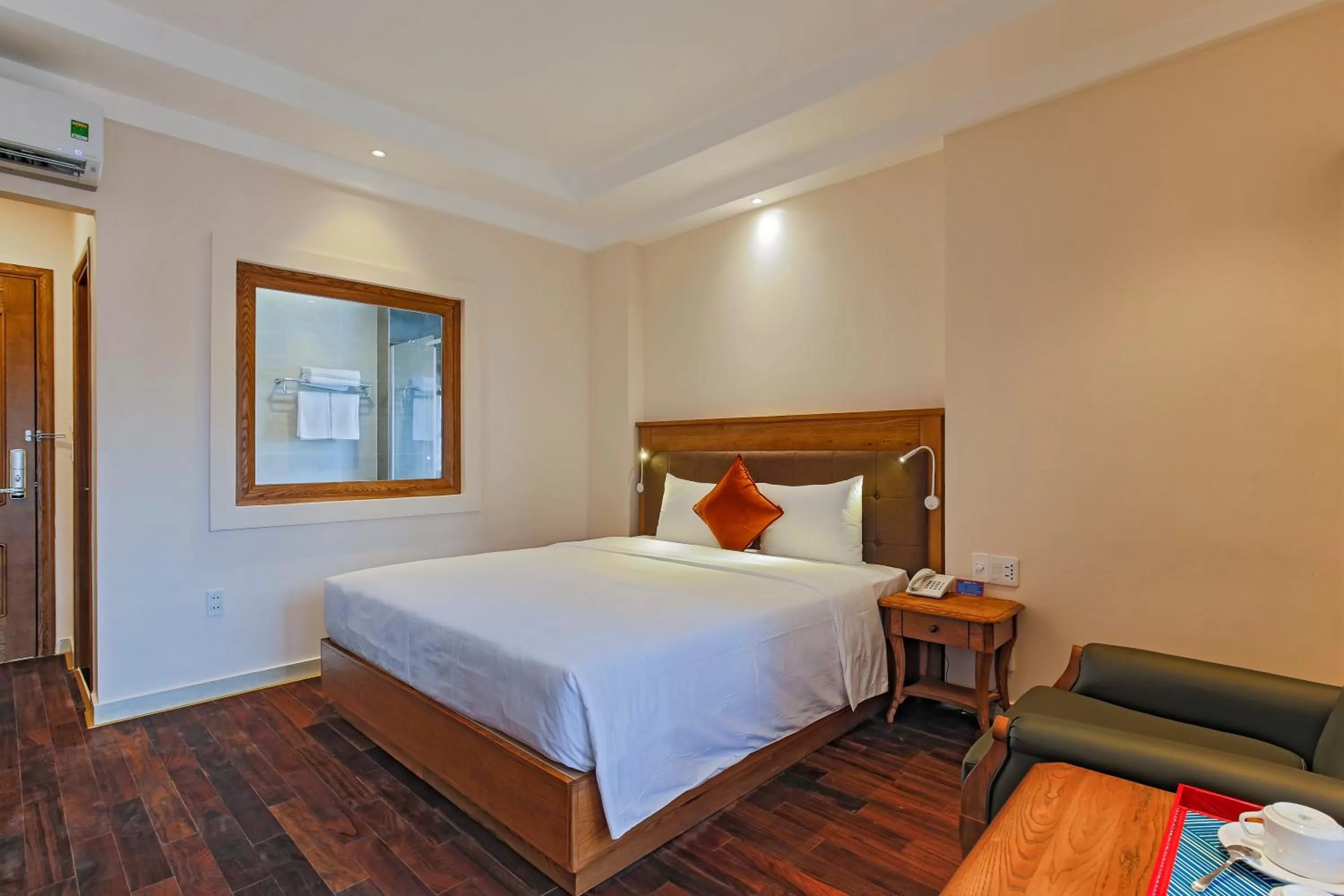 Bedroom, Bed in Hoang Lan Hotel