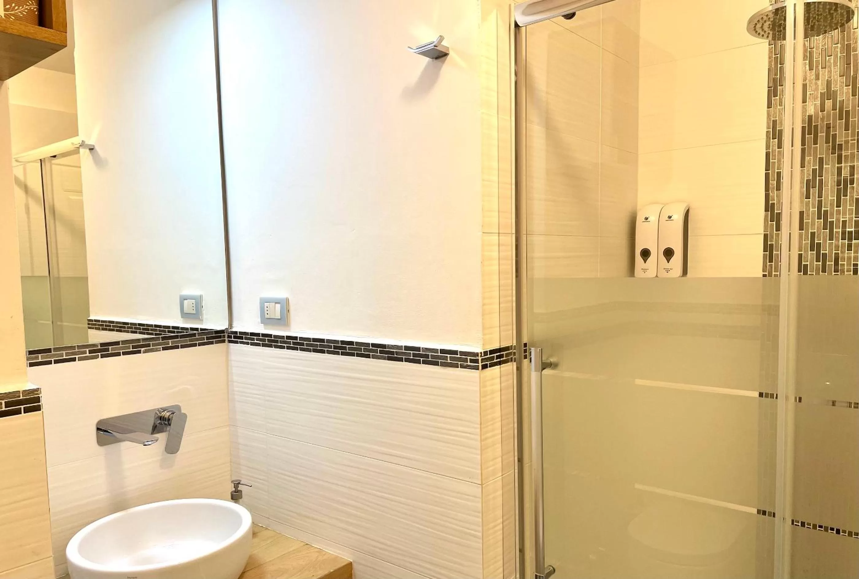 Shower in Canto dei Servi