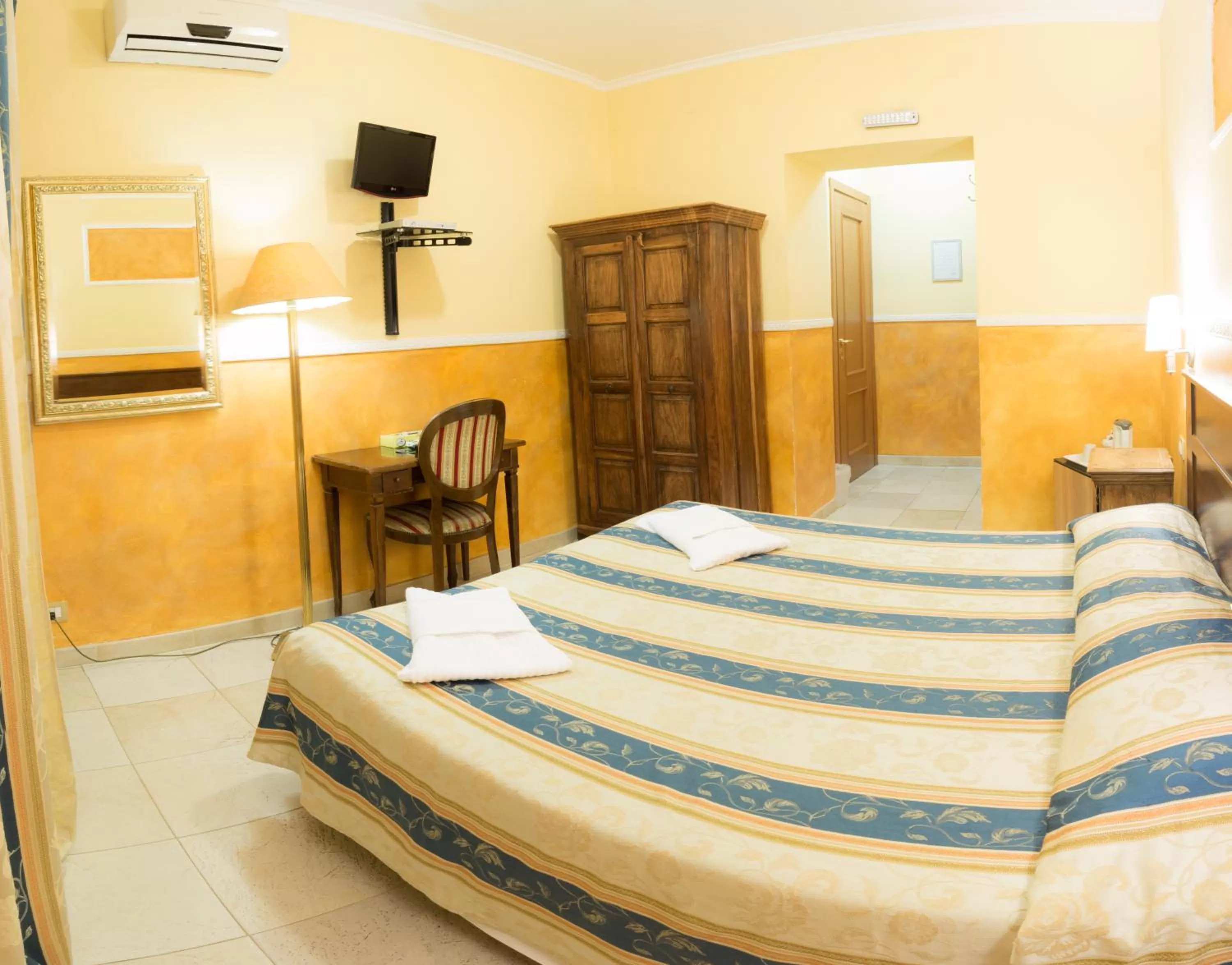 Photo of the whole room, Bed in Residenza Ki