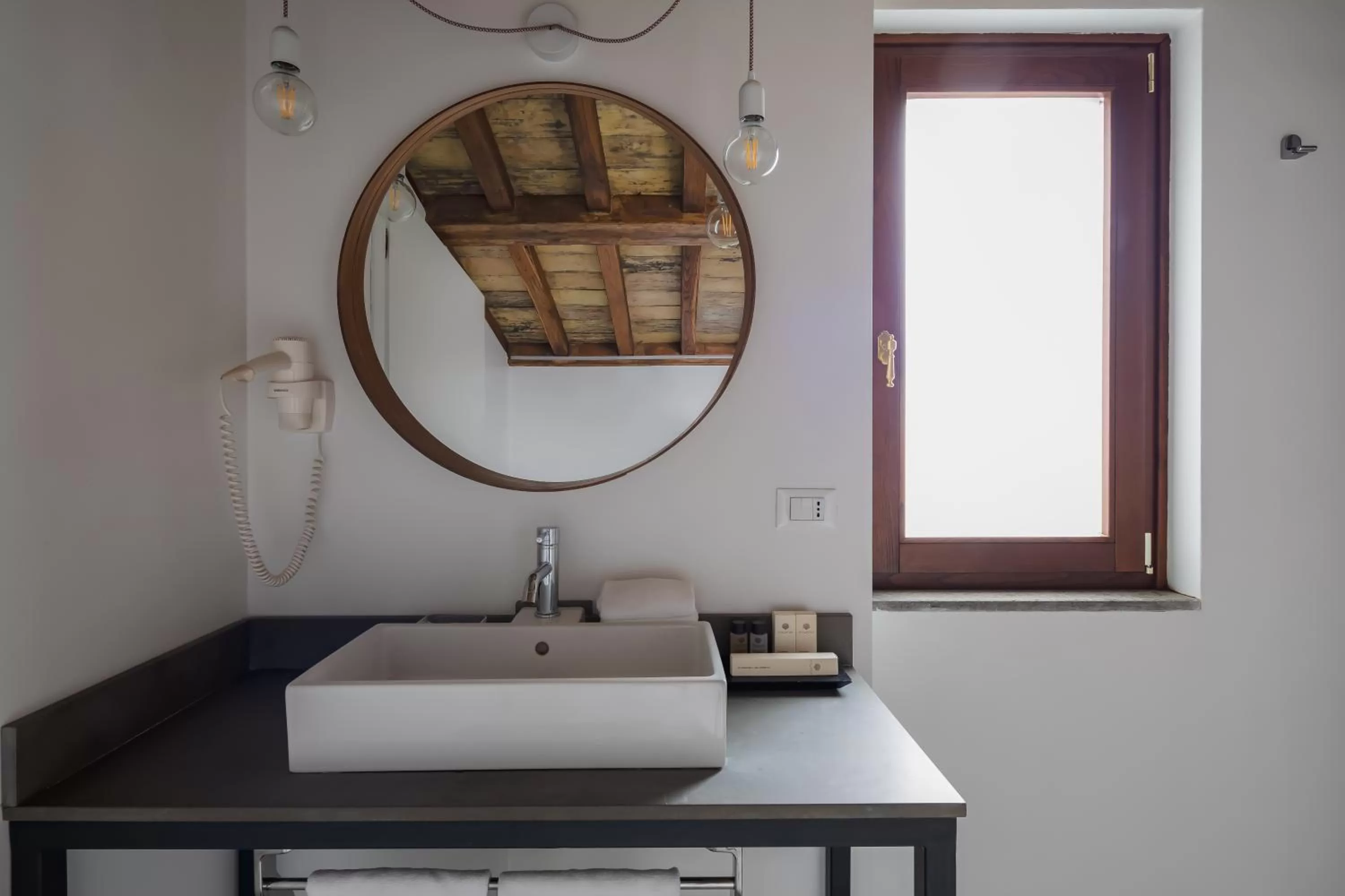 Bathroom in Palazzo Lupardi Relais