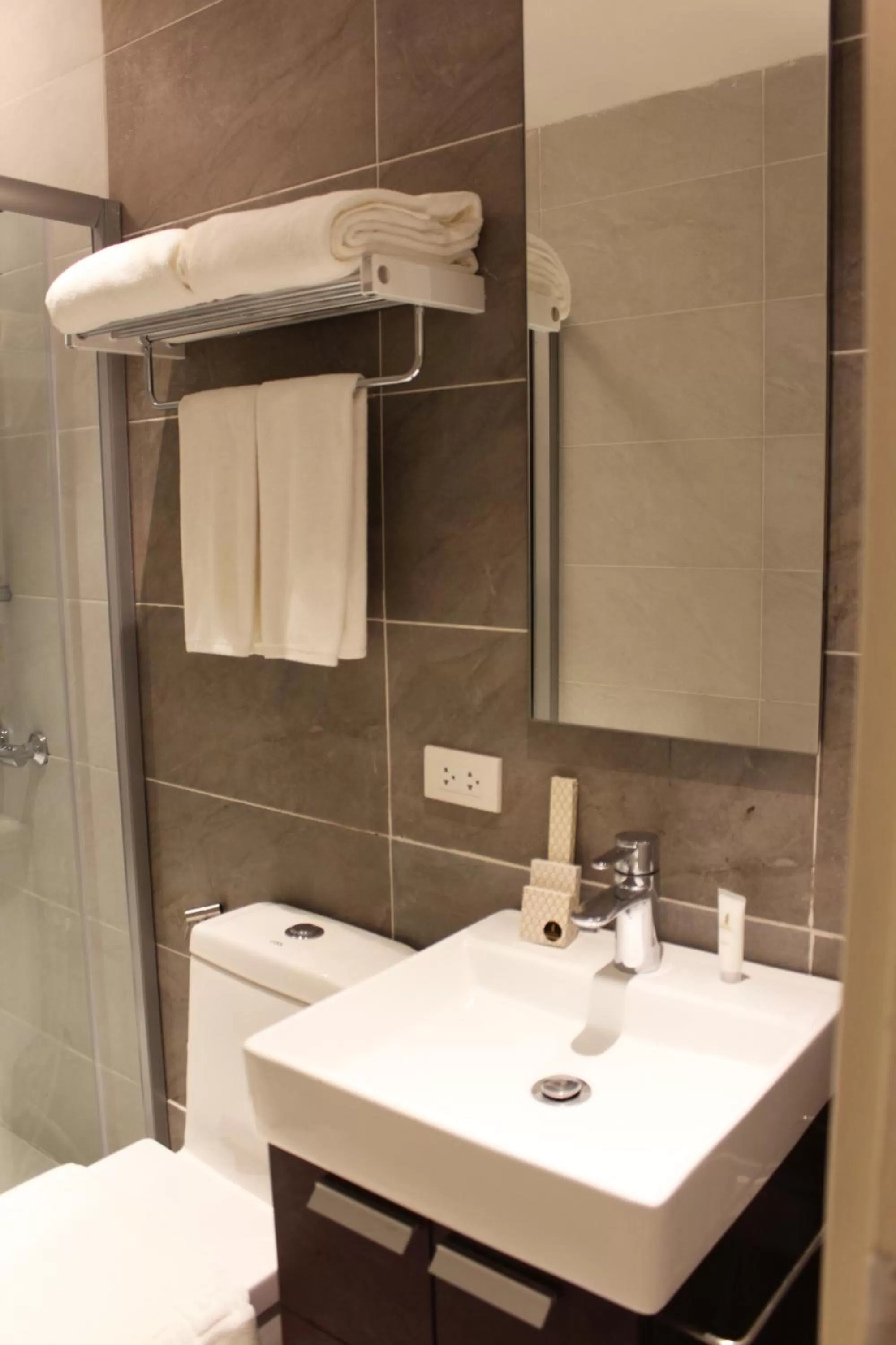 Standard Queen Room in City Park Hotel Residences