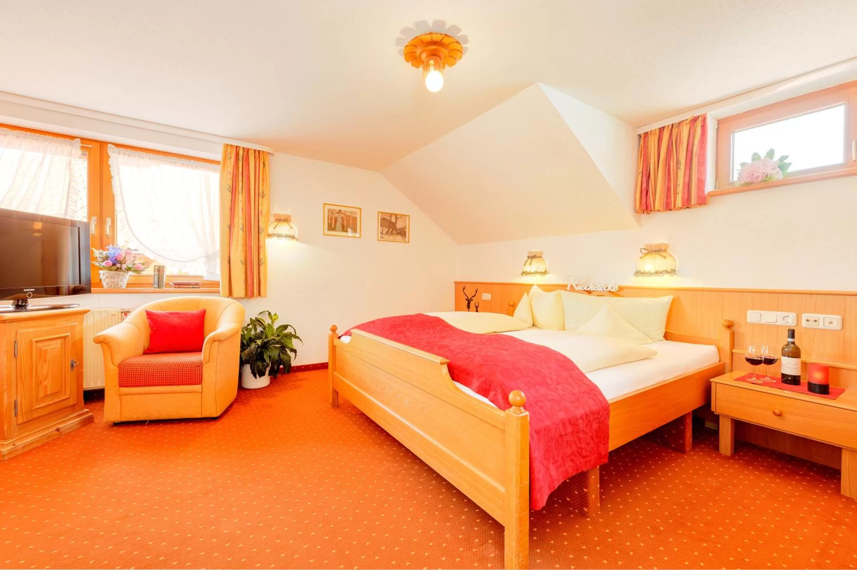 Day, Room Photo in Familien- und Wellnesshotel "Viktoria"