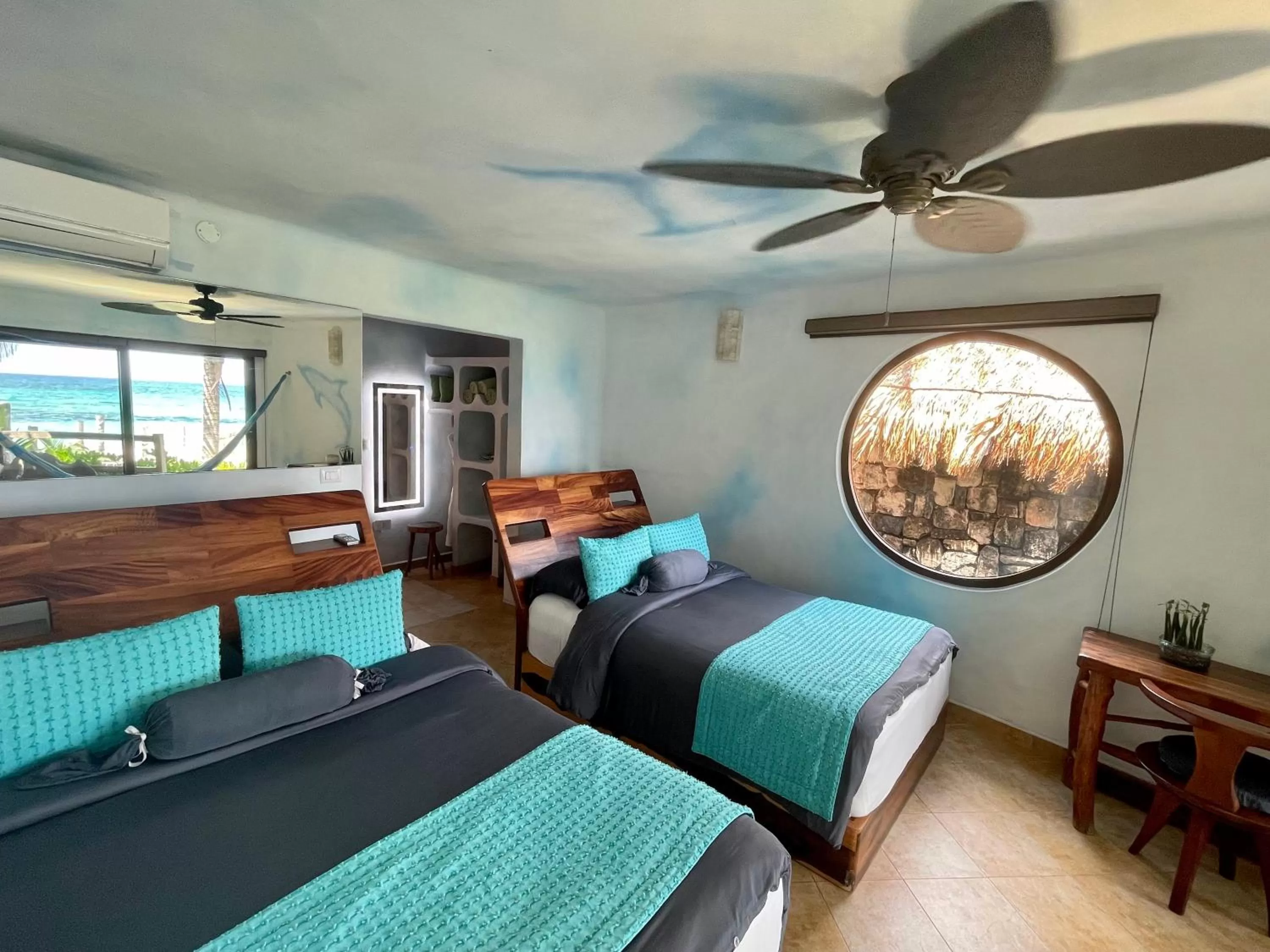 Photo of the whole room, Bed in Sueños Tulum