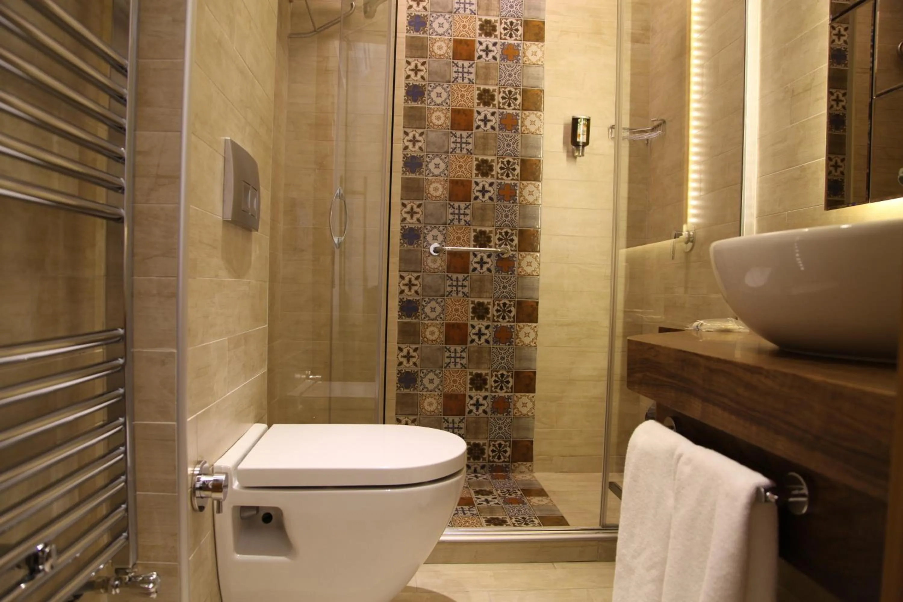 Shower in Collage Pera Hotel