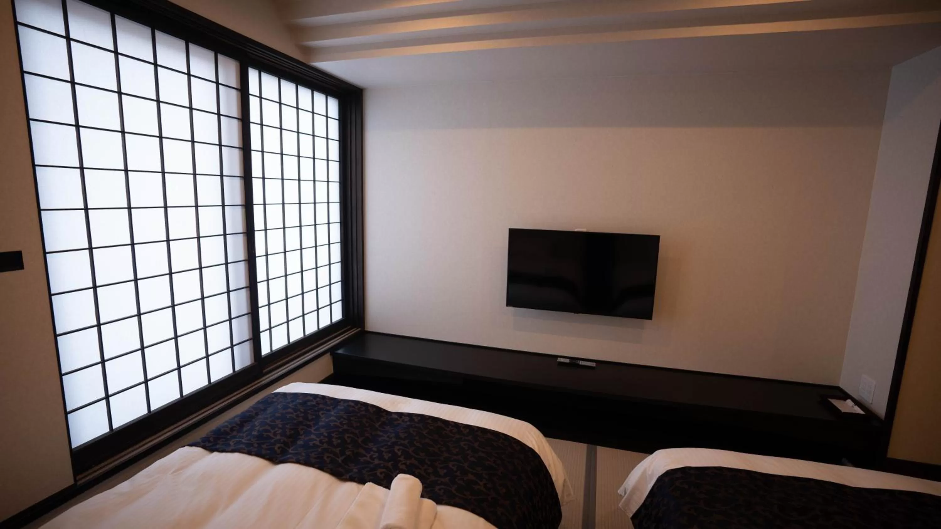 TV and multimedia, Bed in LC Goryokaku Hotel