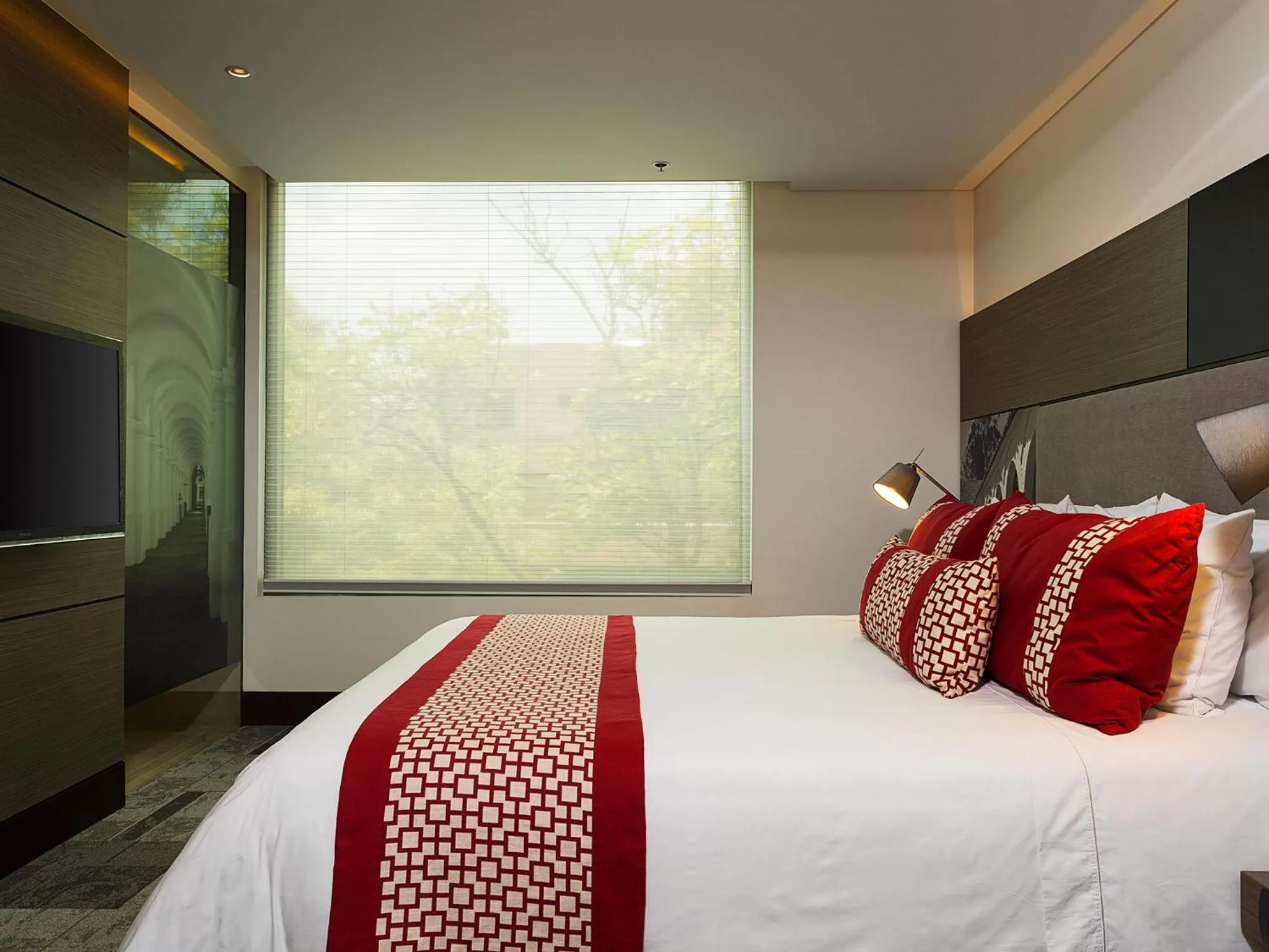 Bathroom, Bed in EK Hotel By Preferred Hotels Group