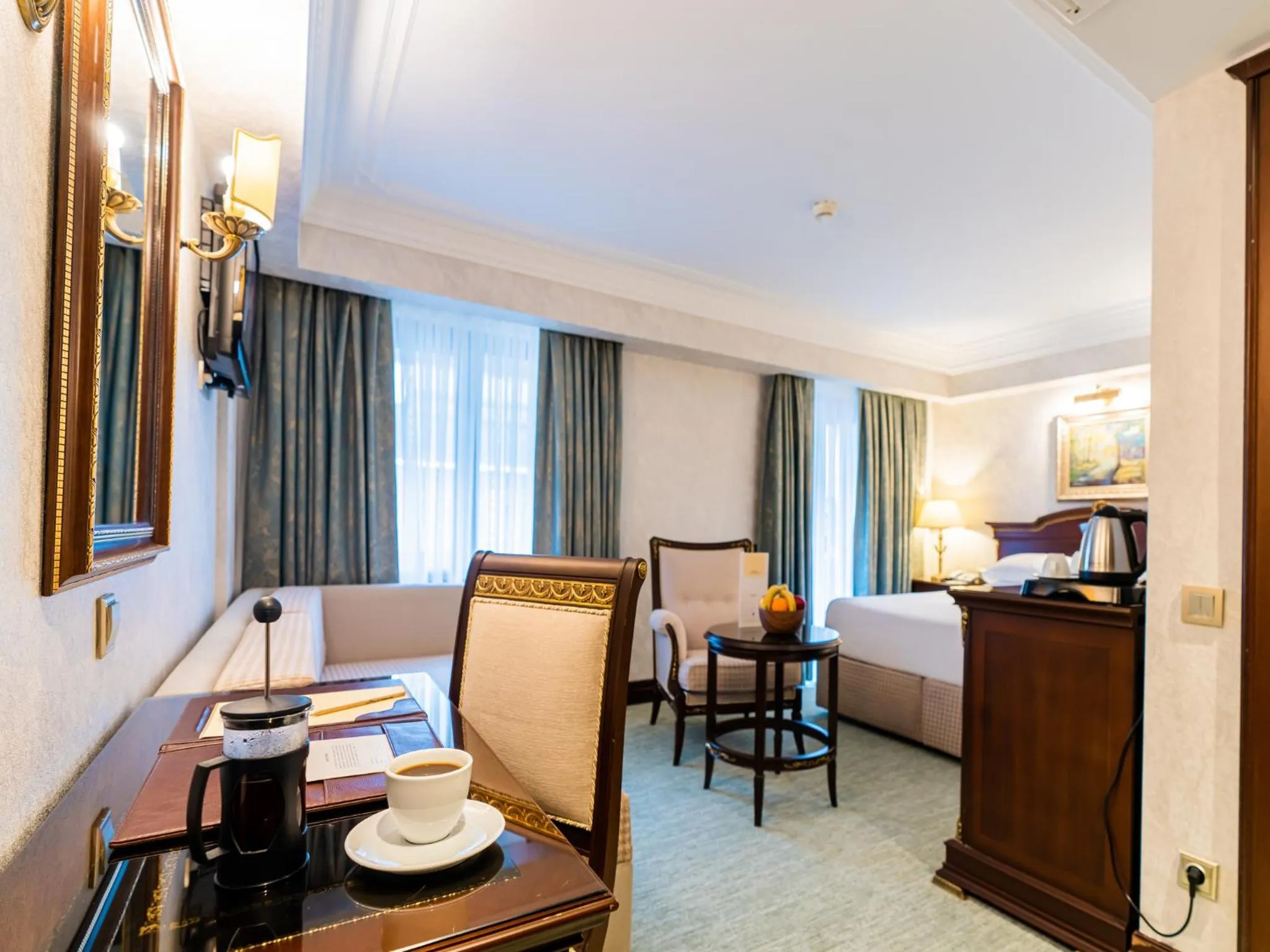 Seating area in Ilci Residence Hotel