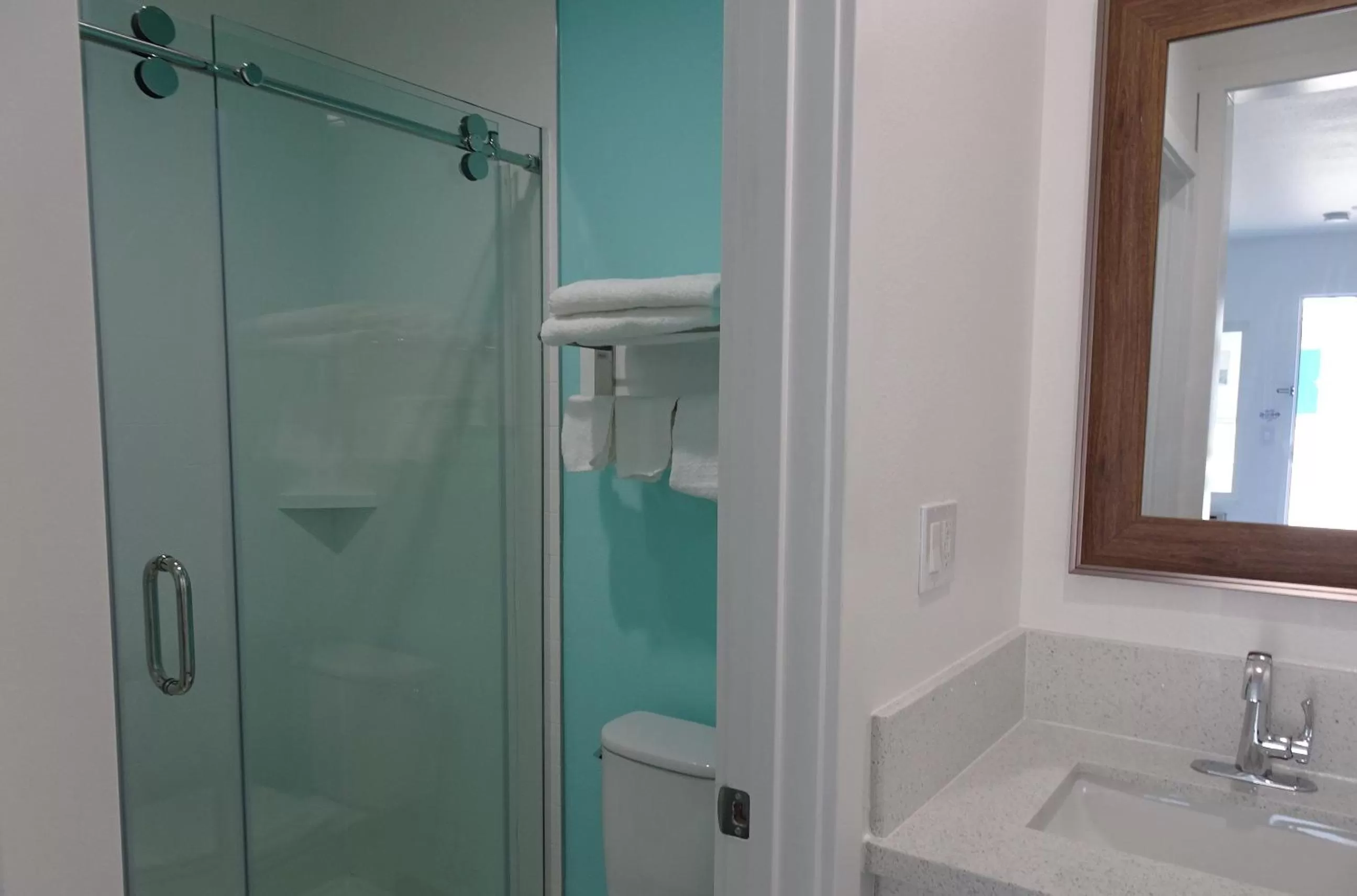 Shower in Calafia Inn San Clemente Newly renovated