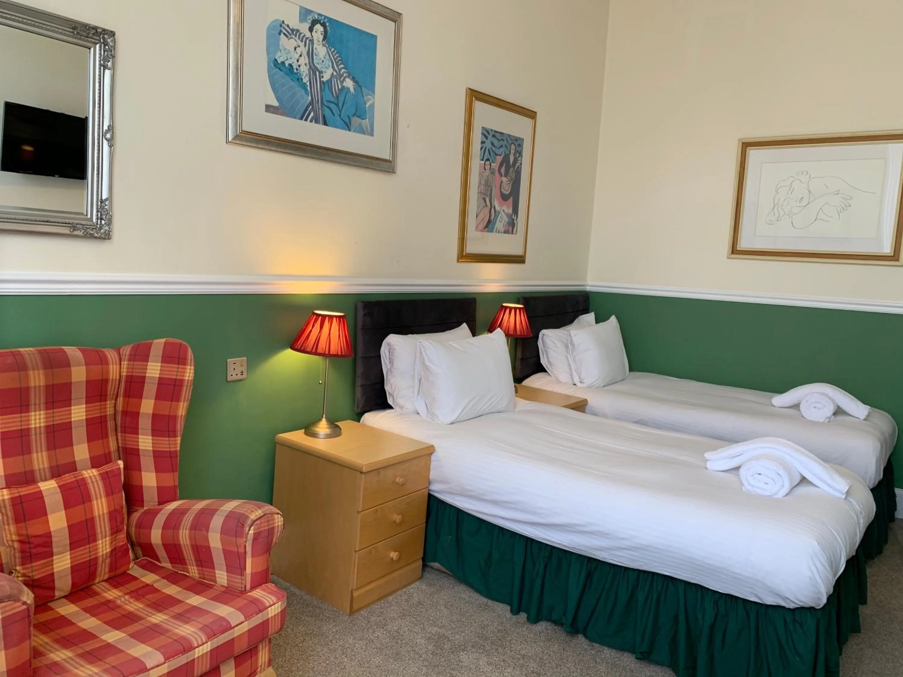 Photo of the whole room, Bed in Southside Guest House