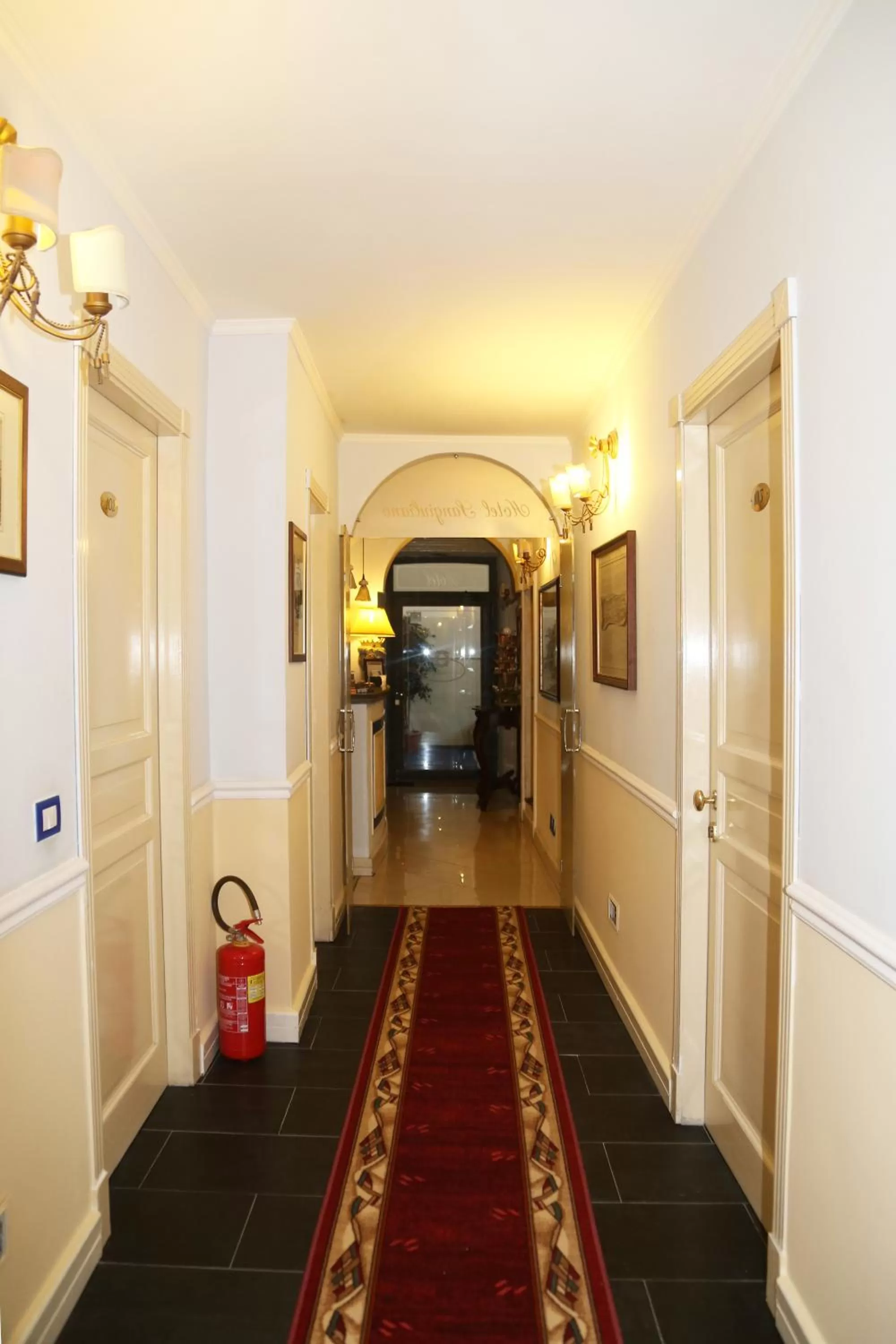 Photo of the whole room in Hotel Sangiuliano 132 centro storico Catania