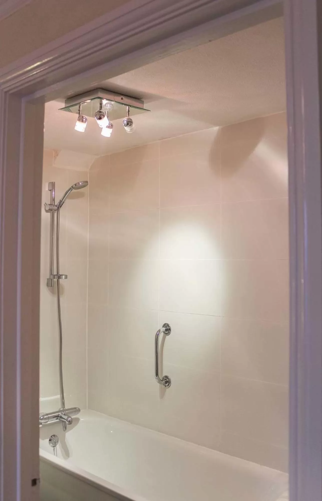 Bathroom in Kersbrook Guest Accommodation