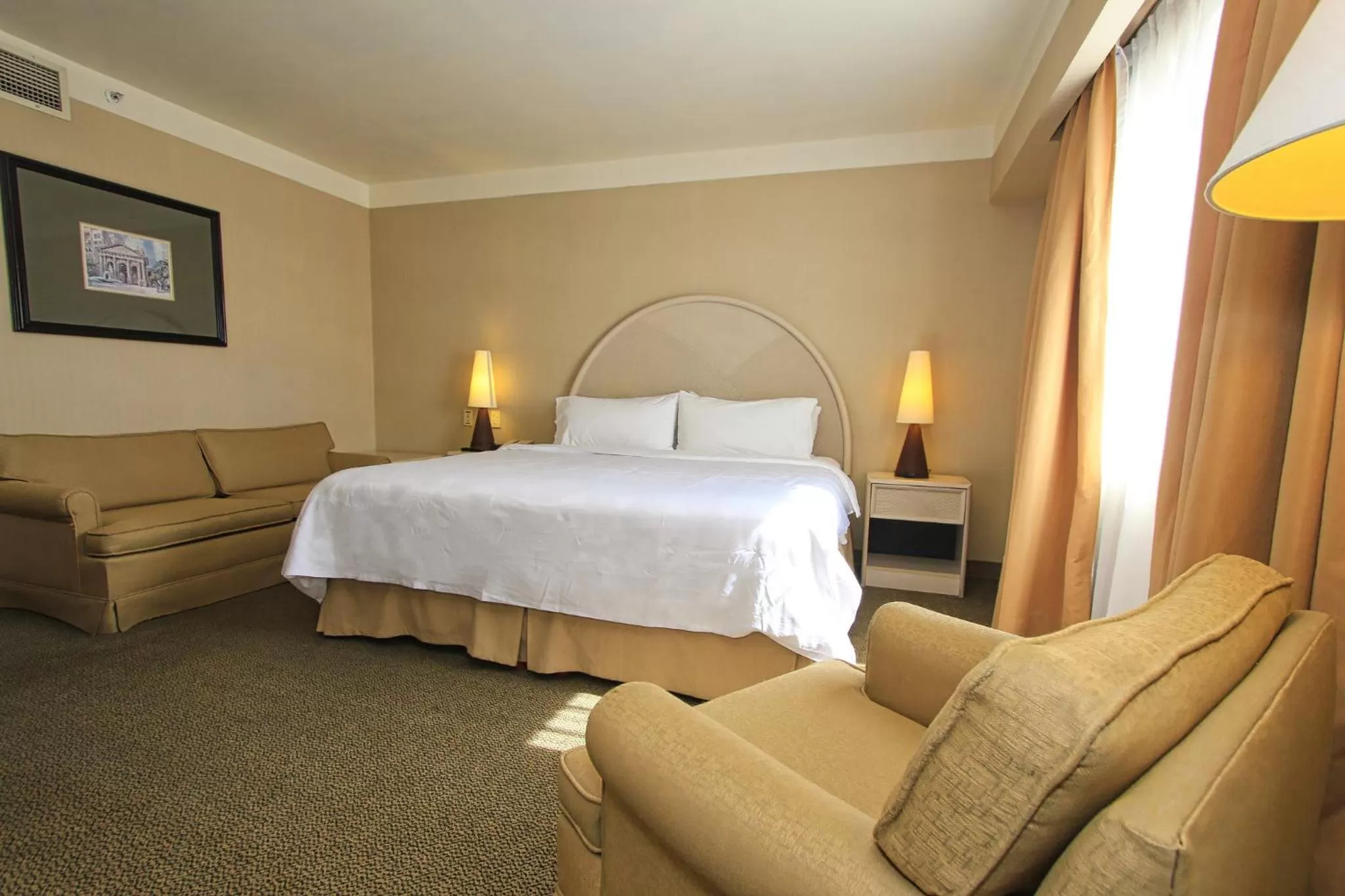 Photo of the whole room, Bed in Holiday Inn Leon-Convention Center by IHG