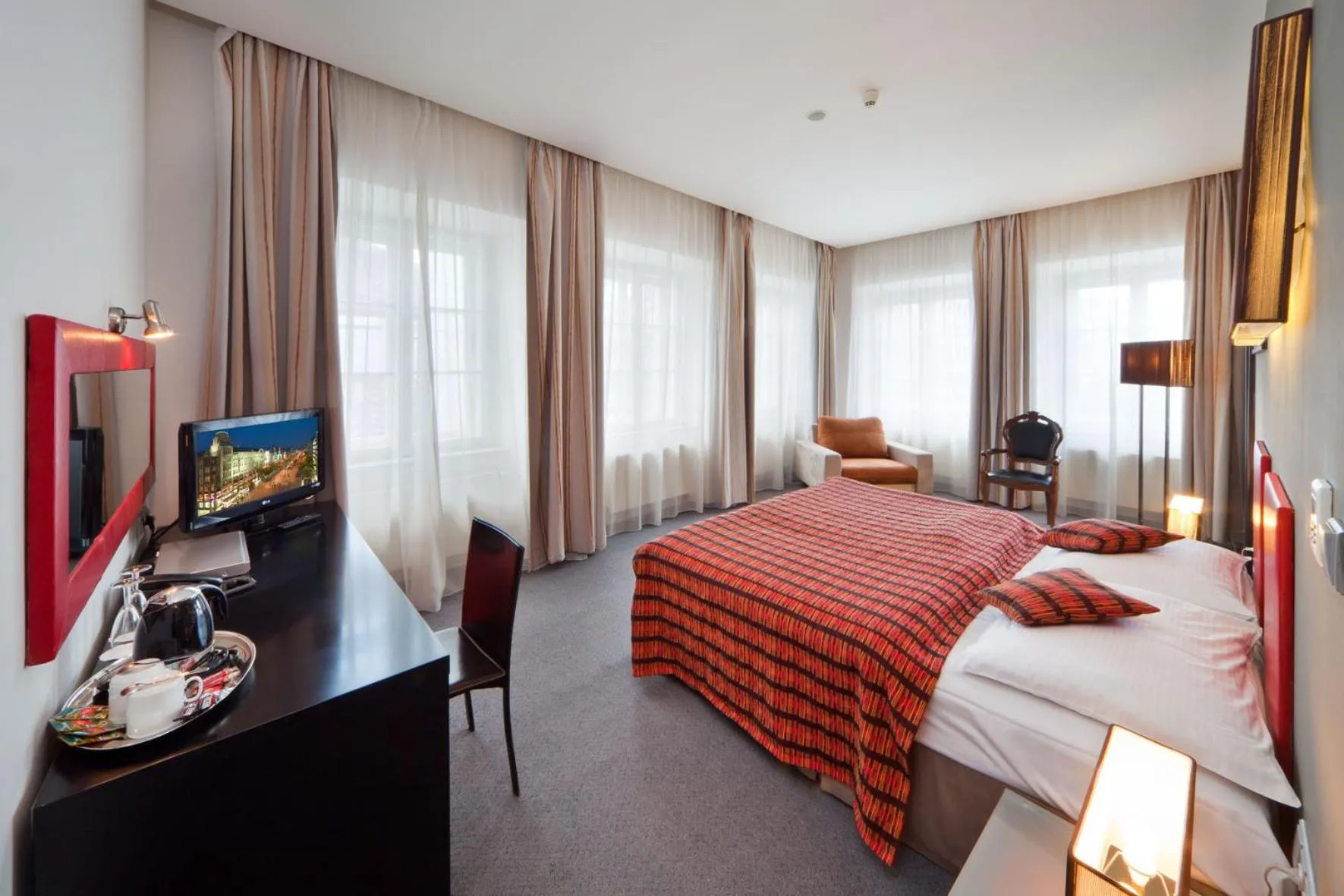 Living room, Bed in Prague Inn