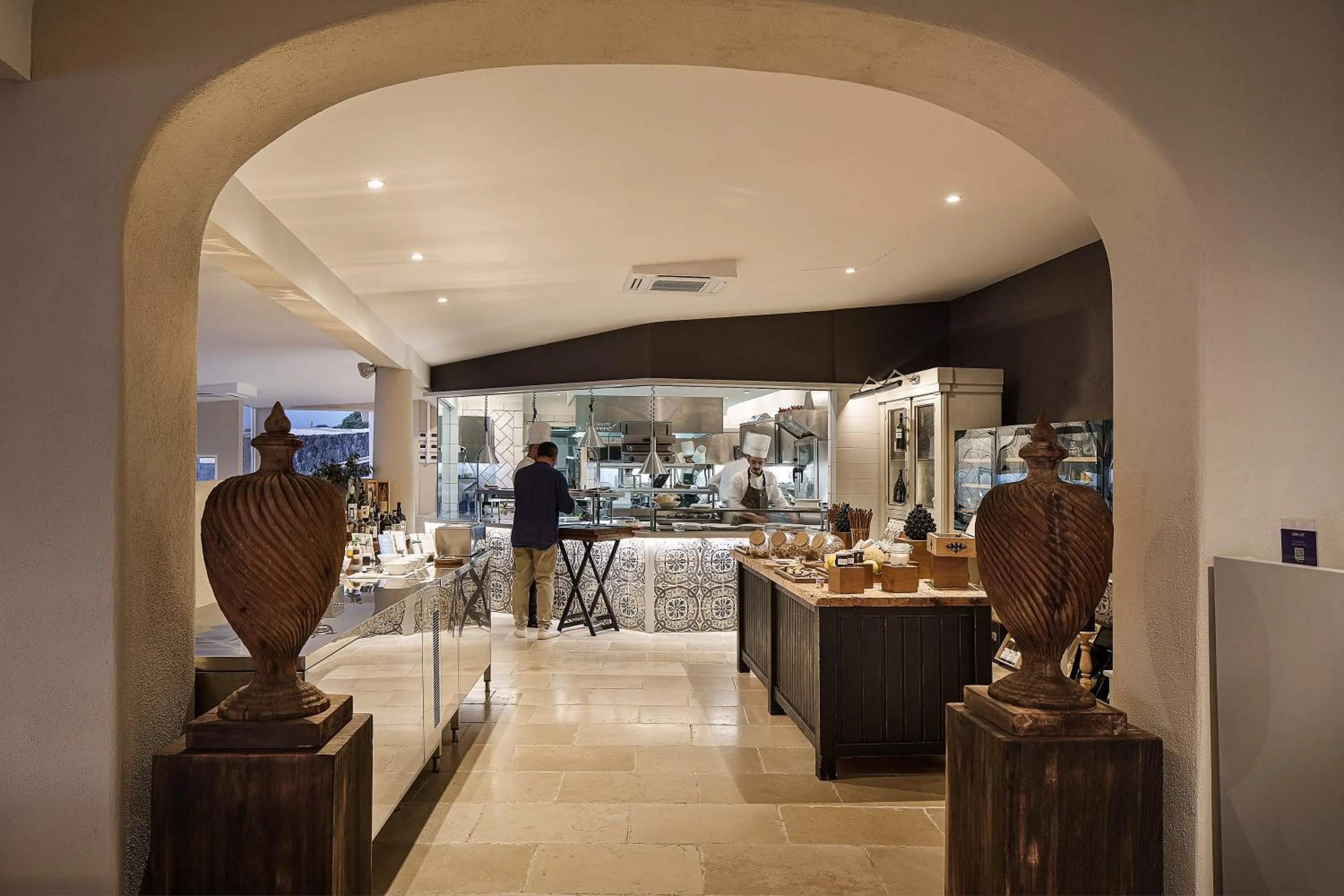 Restaurant/places to eat in Therasia Resort Sea and SPA - The Leading Hotels of the World