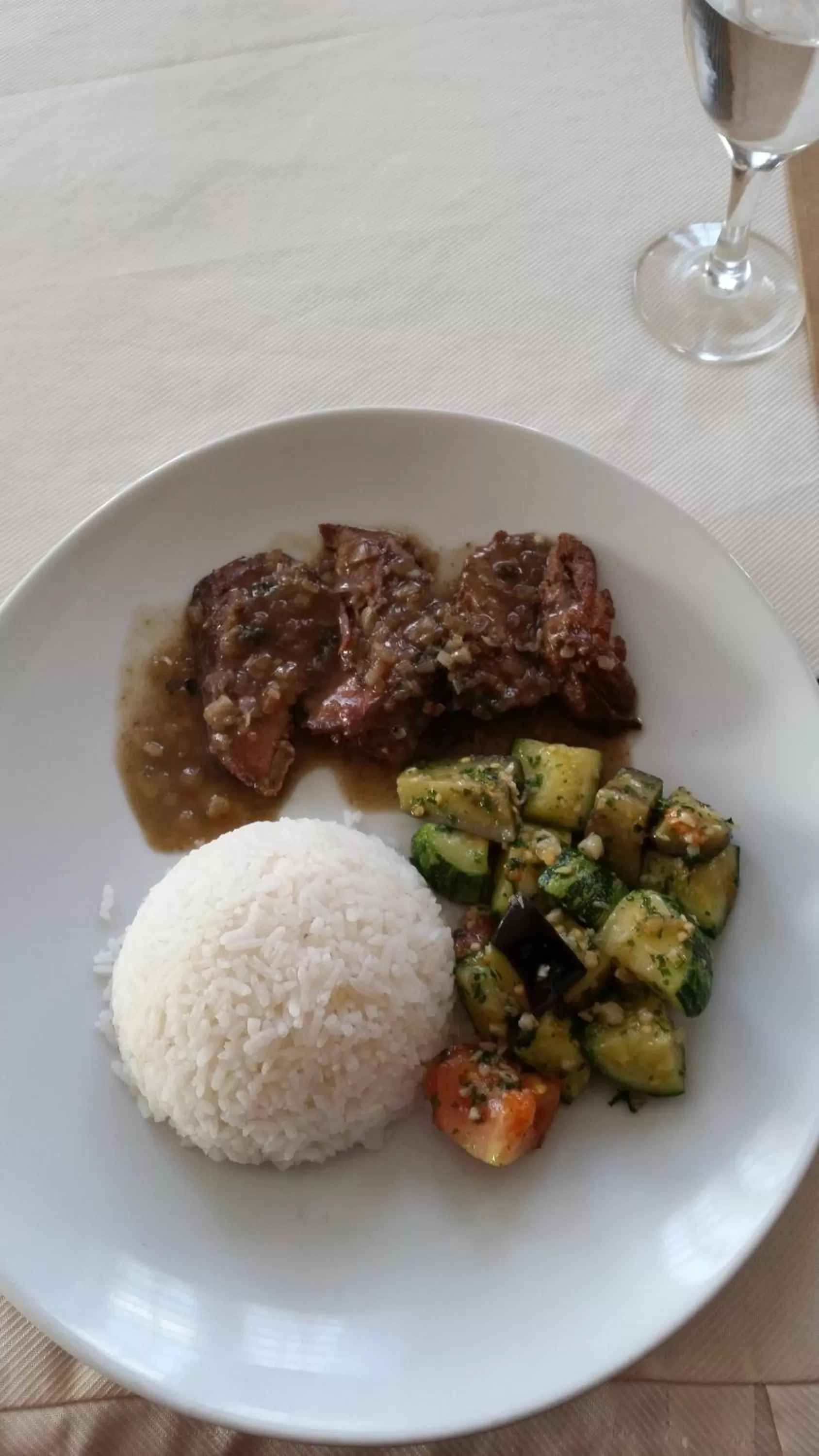 Restaurant/places to eat, Food in Relais De La Haute Ville Tana