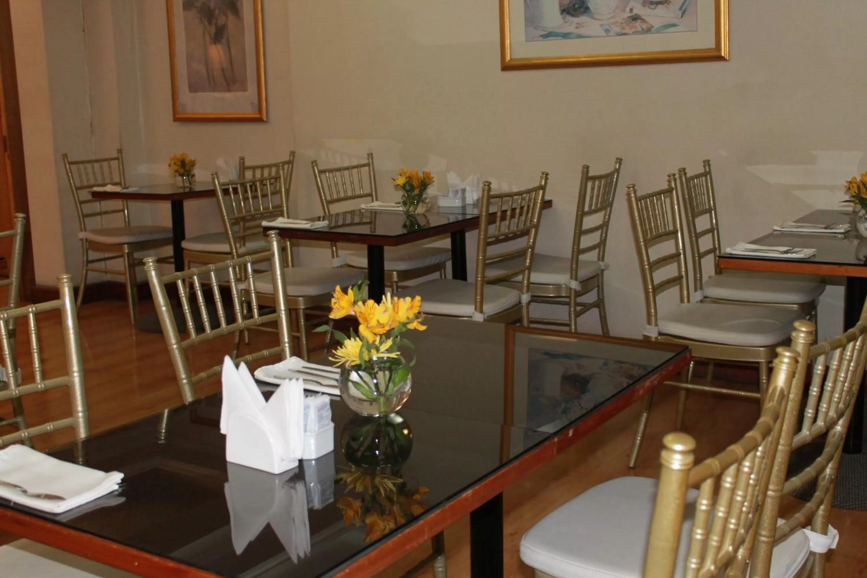 Food and drinks, Restaurant/Places to Eat in Hotel Gavina Express