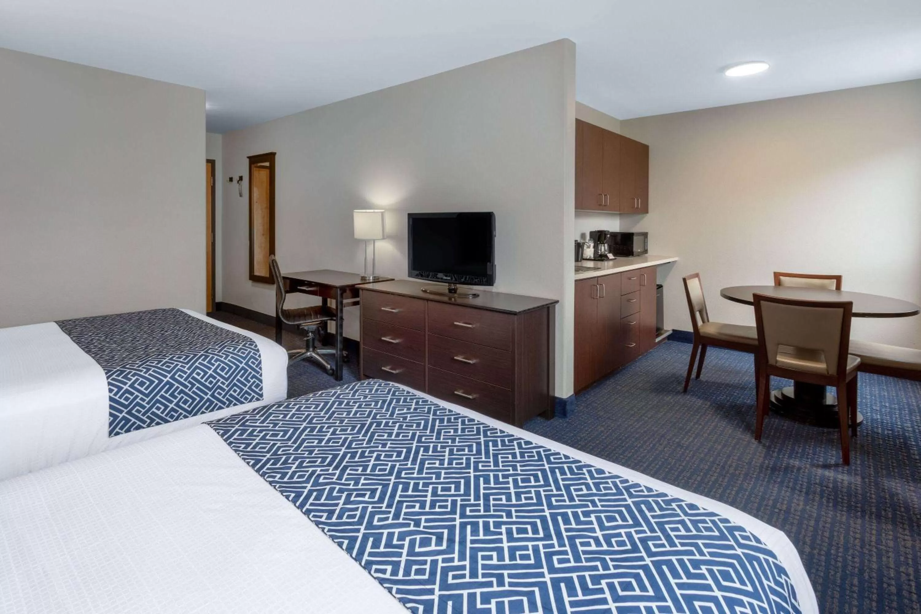 Bed in Super 8 by Wyndham Lachenaie/Terrebonne