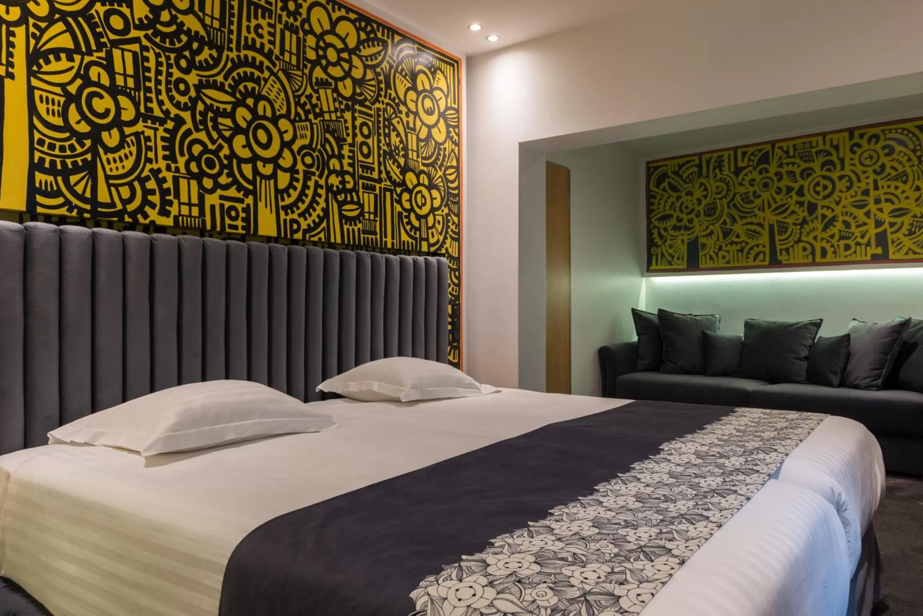Superior Deluxe Double Room for 2 (extra beds available with extra fees) in Hotel Aida Opera Superior Deluxe Double Room for 2 (extra beds available with extra fees) in Hotel Aida Opera