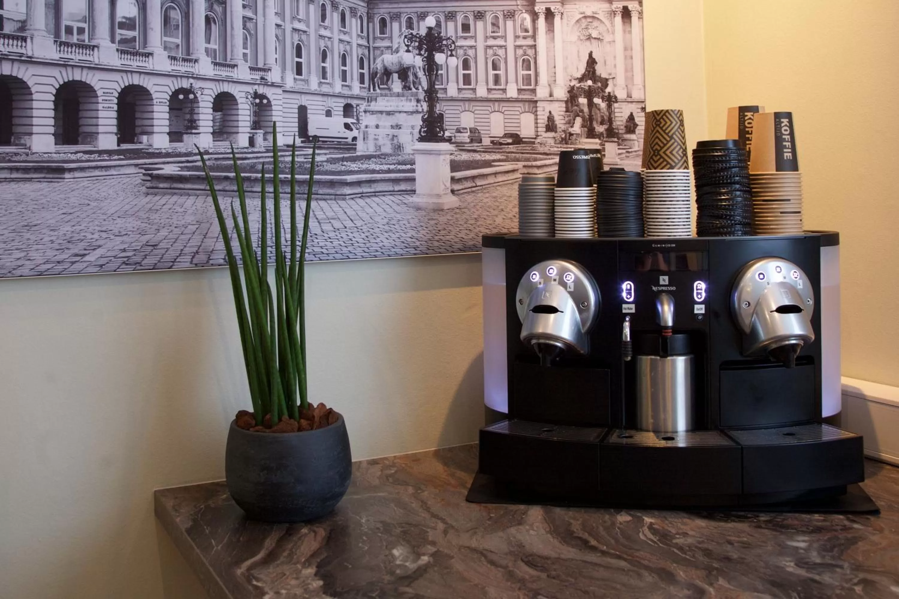 Coffee/tea facilities in Hotel Arrows