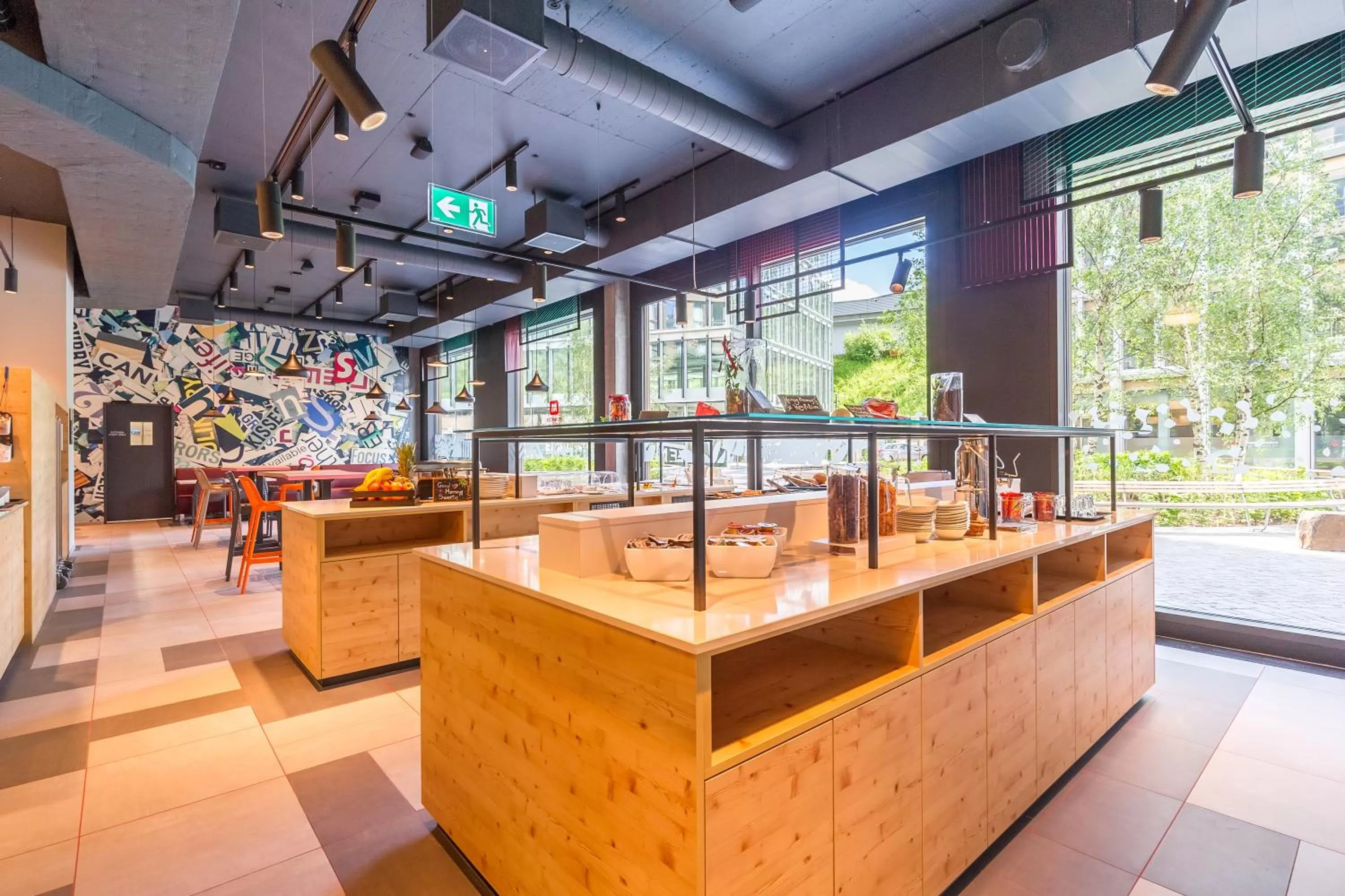 Breakfast, Restaurant/Places to Eat in MEININGER Hotel Zürich Greencity