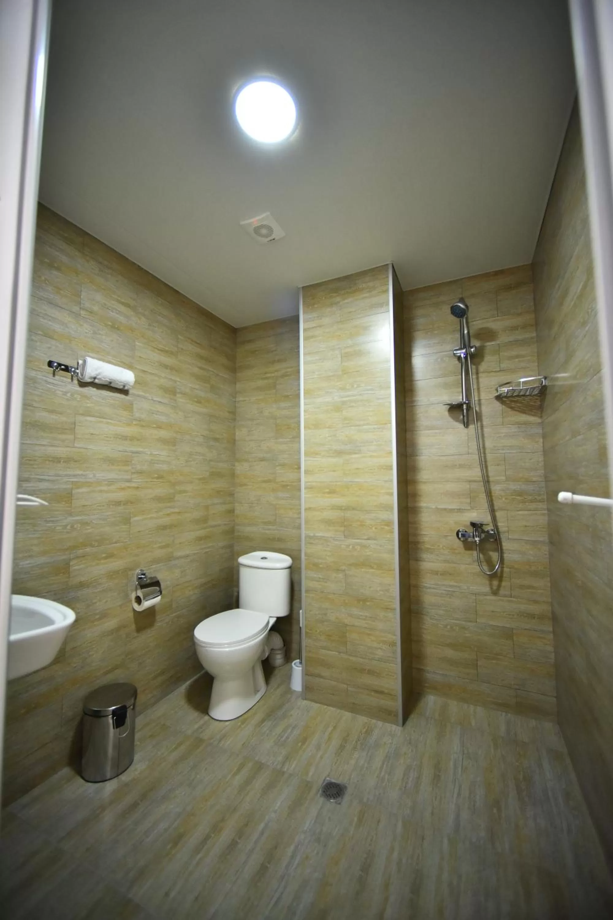 Bathroom in Orange Home Hotel