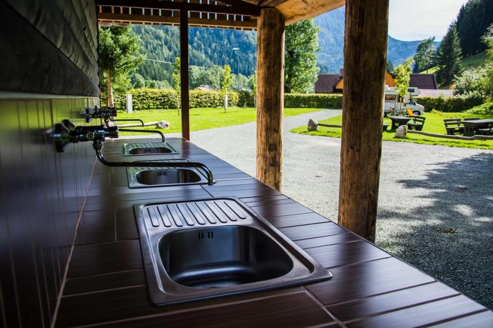 Garden, Kitchen/Kitchenette in Cvet gora - Camping, Glamping and Accomodations