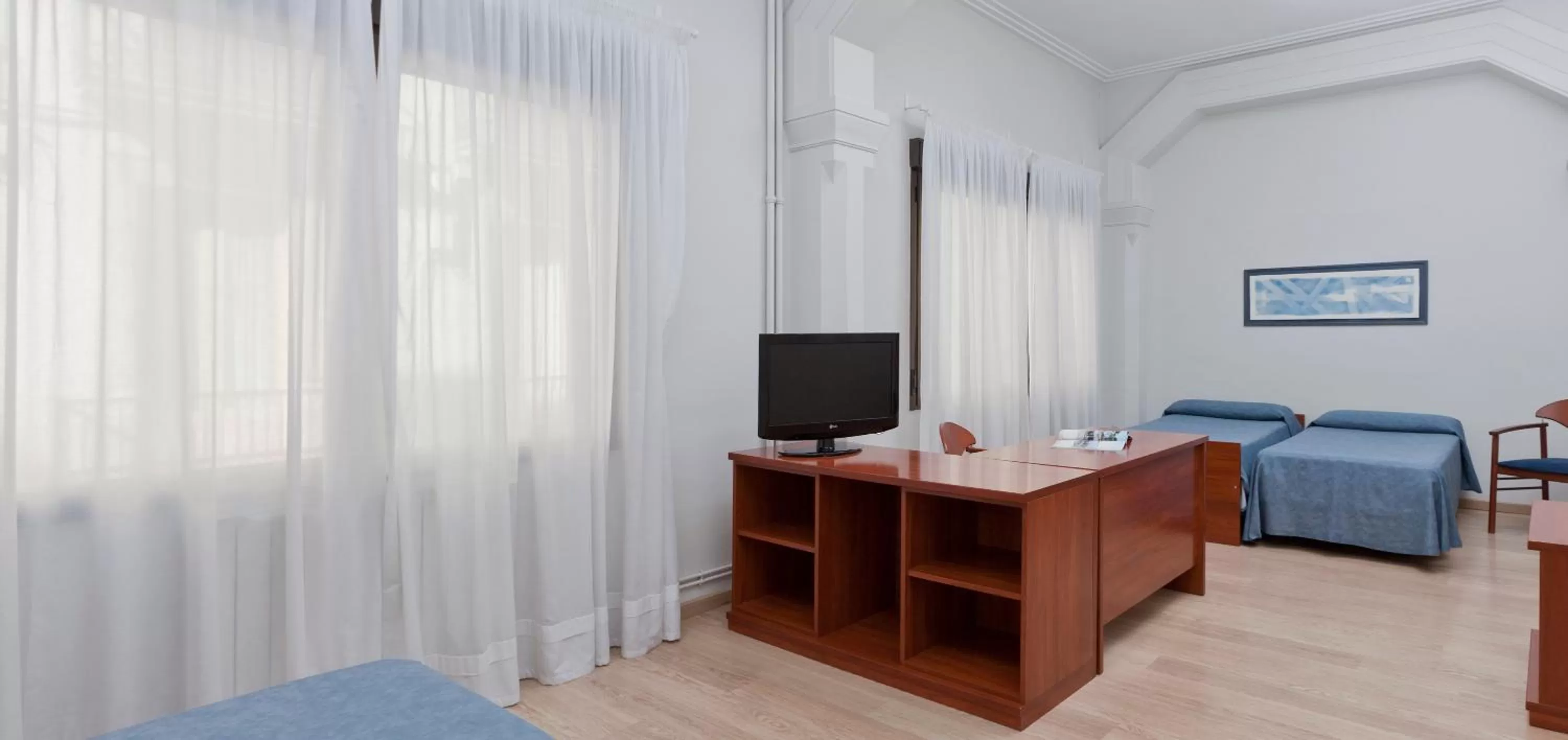 Bedroom, Bed in Peninsular