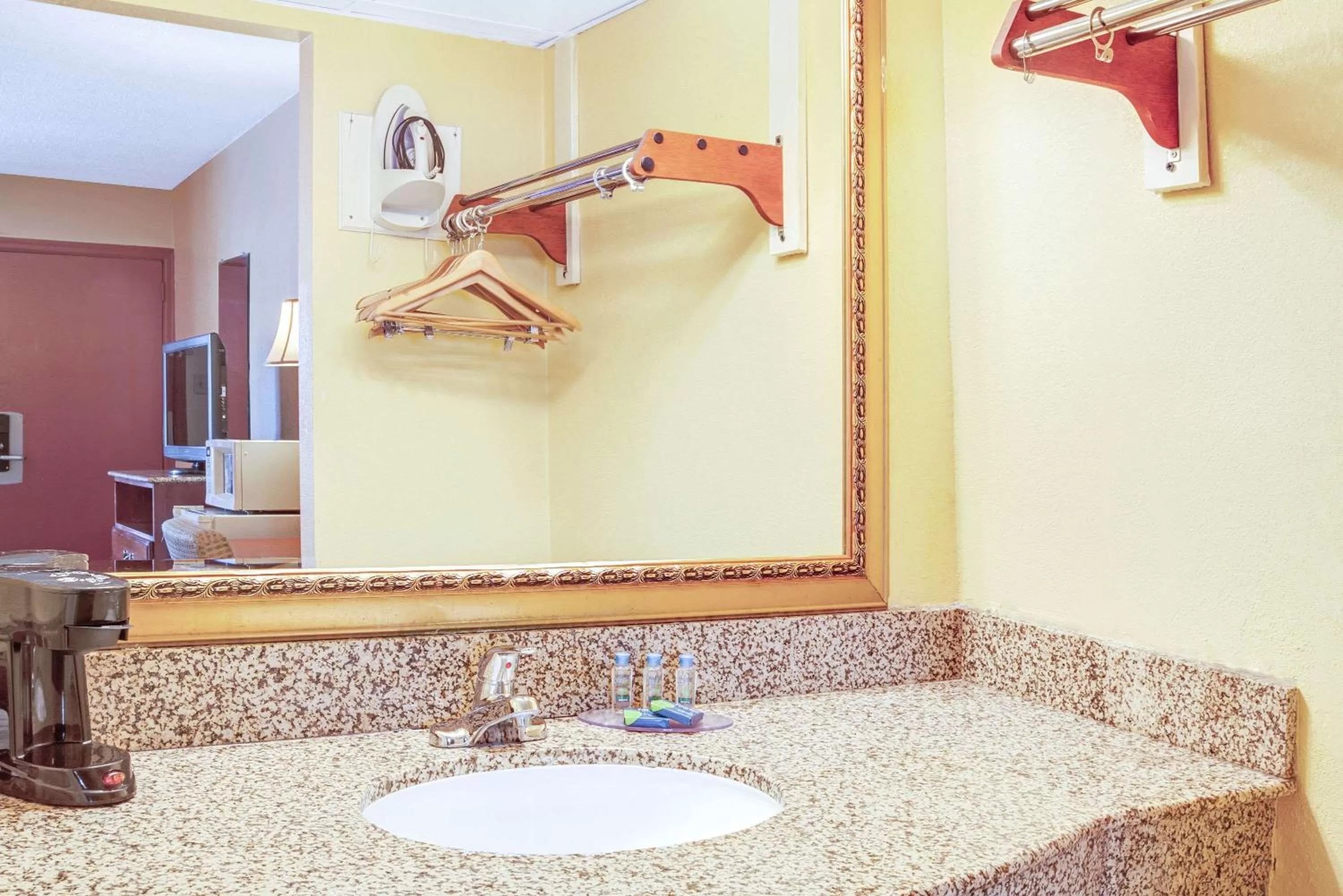 Photo of the whole room in Knights Inn Mount Laurel