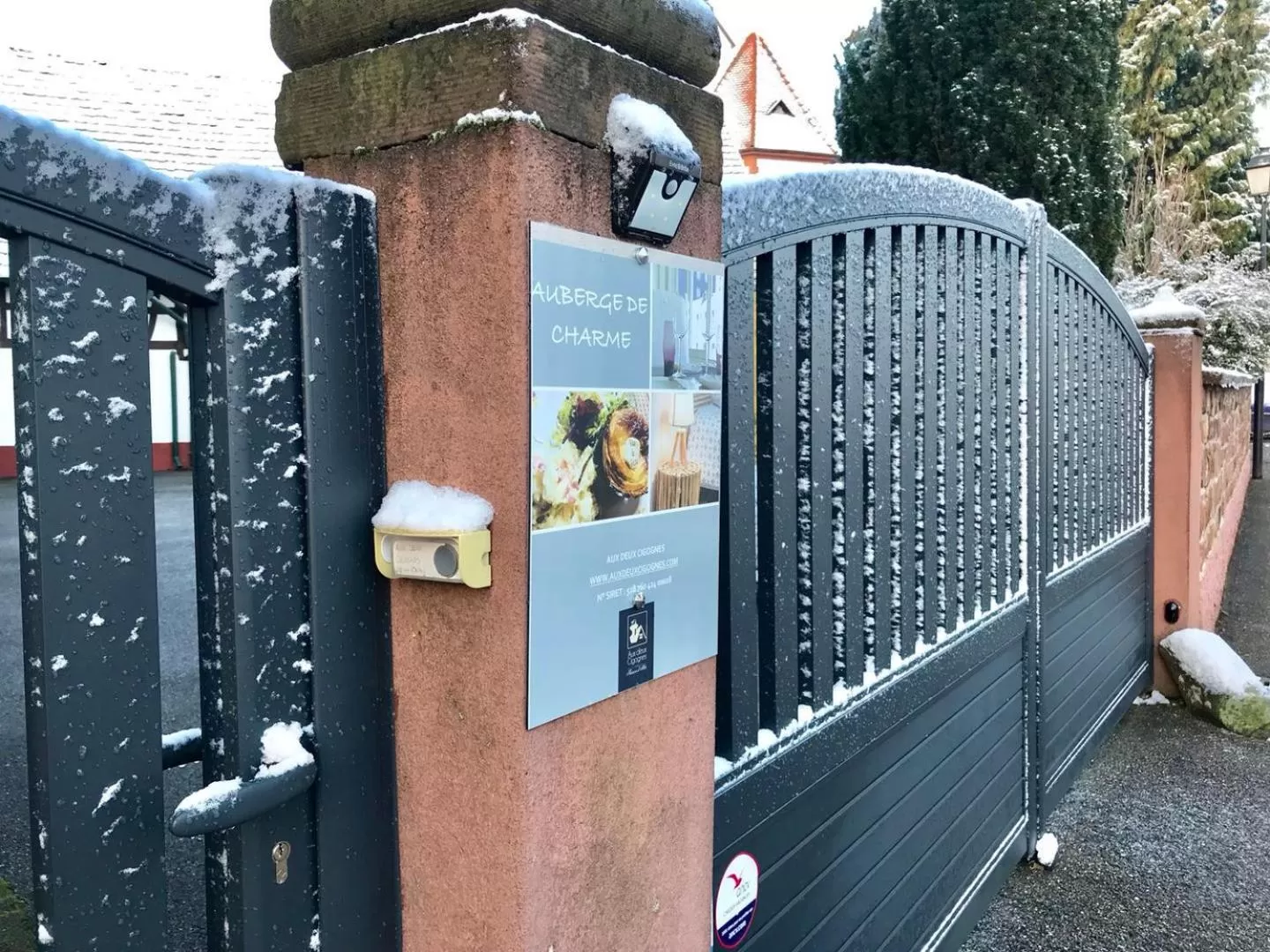 Logo/Certificate/Sign in Maison d'hôtes Aux Deux Cigognes