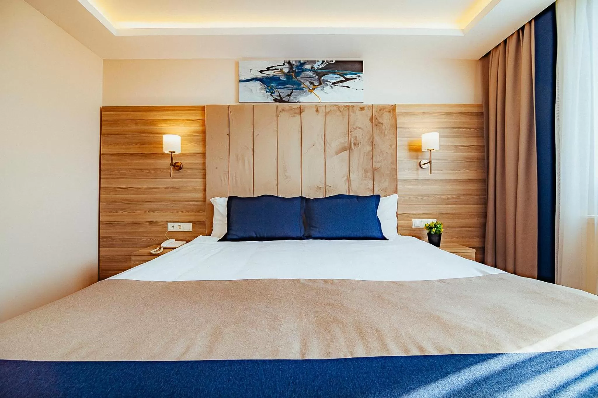 Photo of the whole room, Bed in The Milltown Hotel