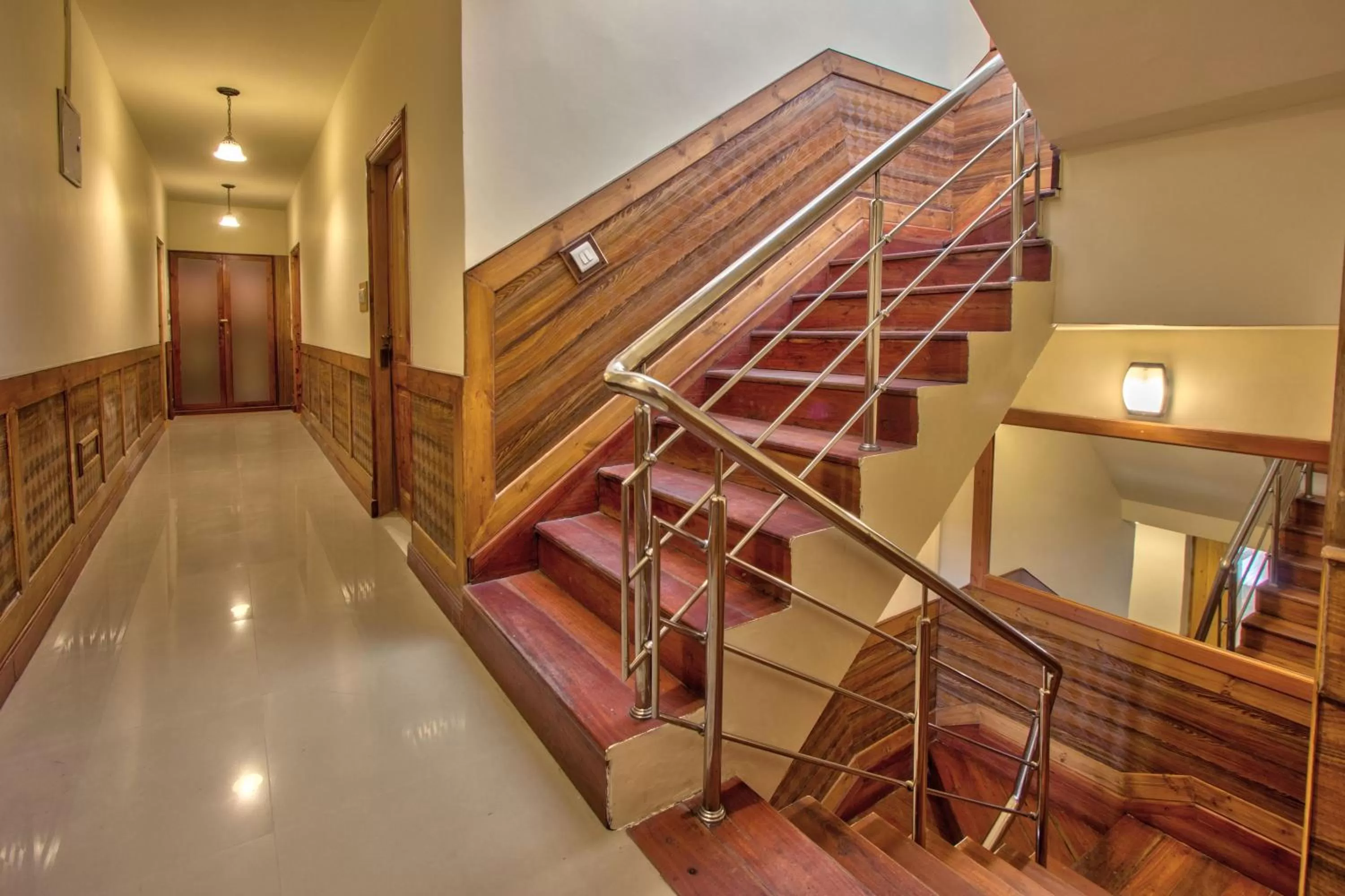 ATM in Woodstock Inn Manali 800 Mtrs from Mall Road