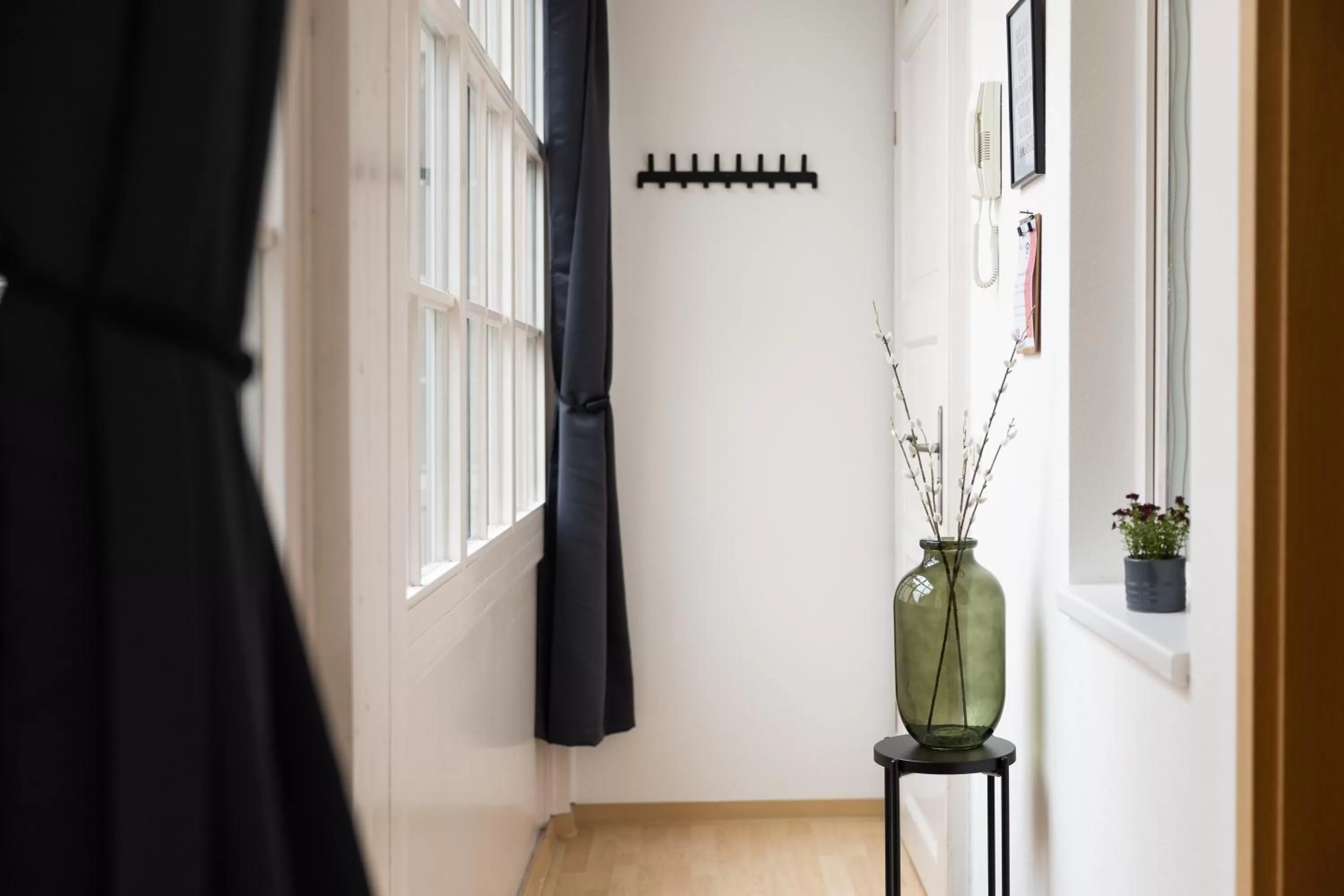 Facade/entrance in Ko-Living Space an der Oper - Street Art Design Apartments