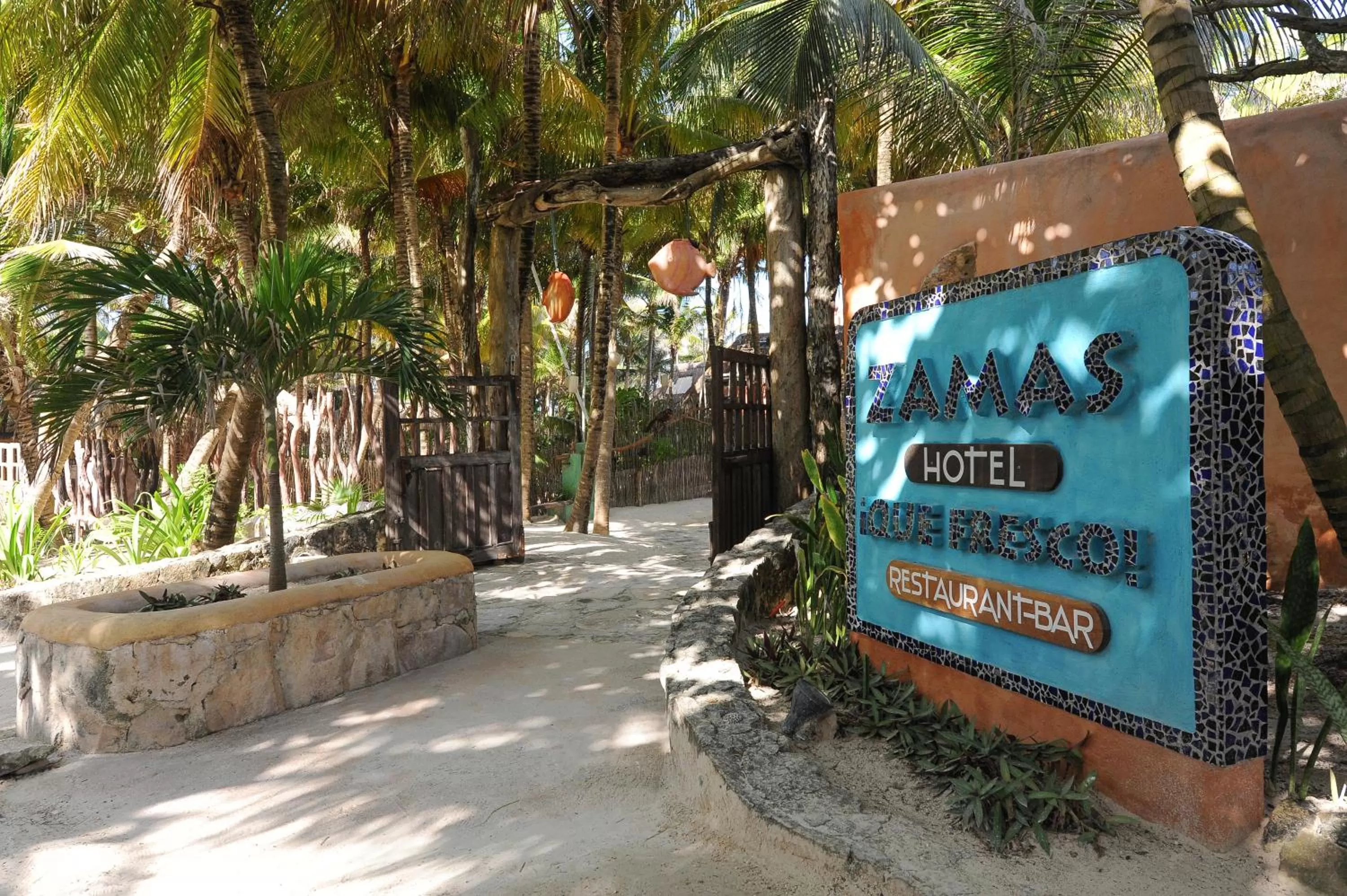 Facade/entrance in Zamas Hotel